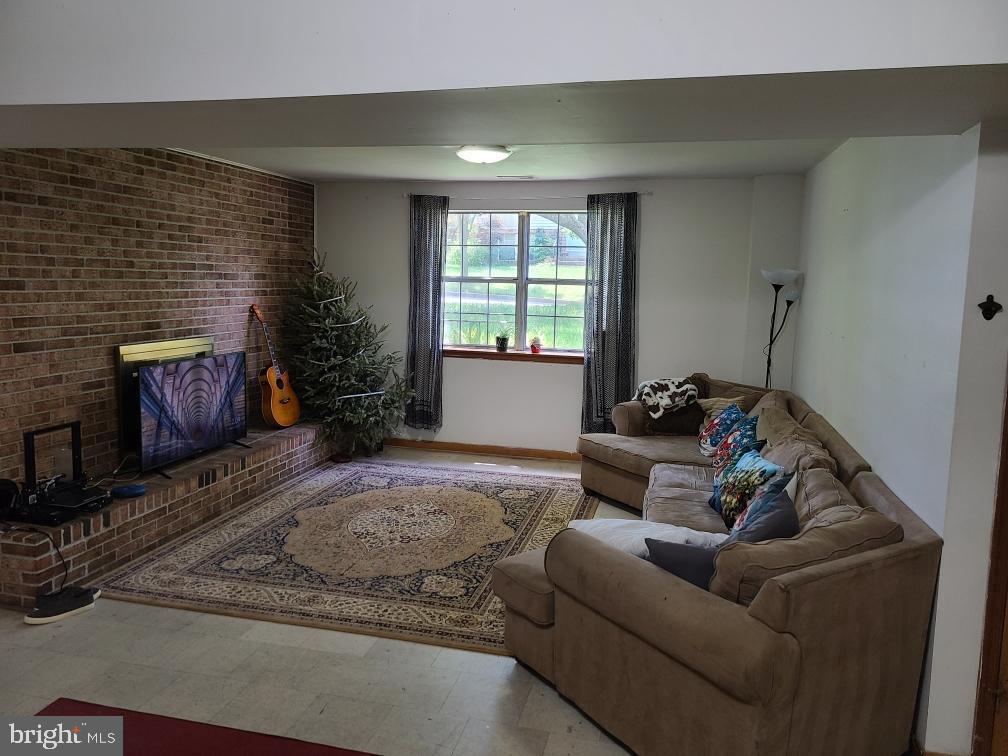 CRYSTAL SPRINGS - Residential