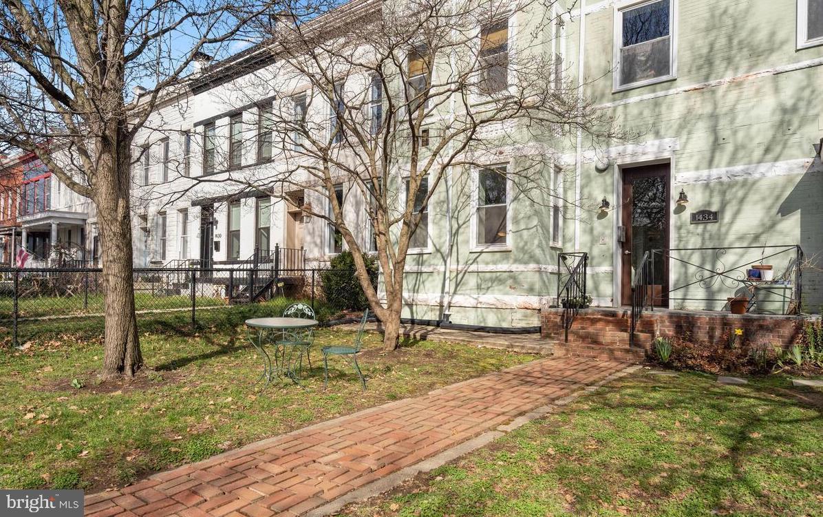 1434 POTOMAC AVENUE SE 4