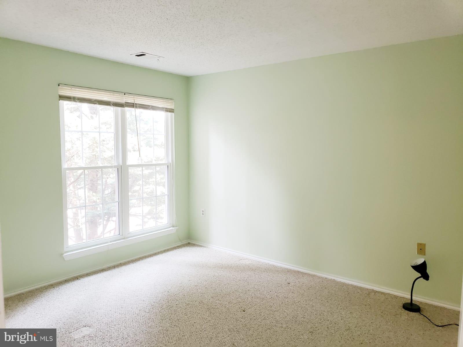 ASHBURN FARM - Residential Lease