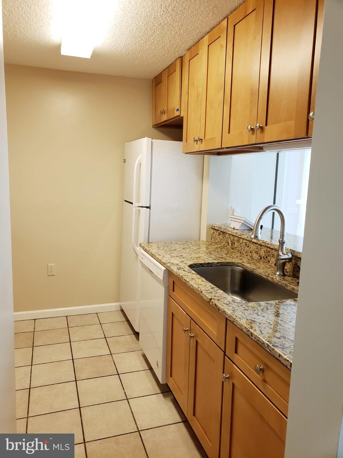 ASHBURN FARM - Residential Lease