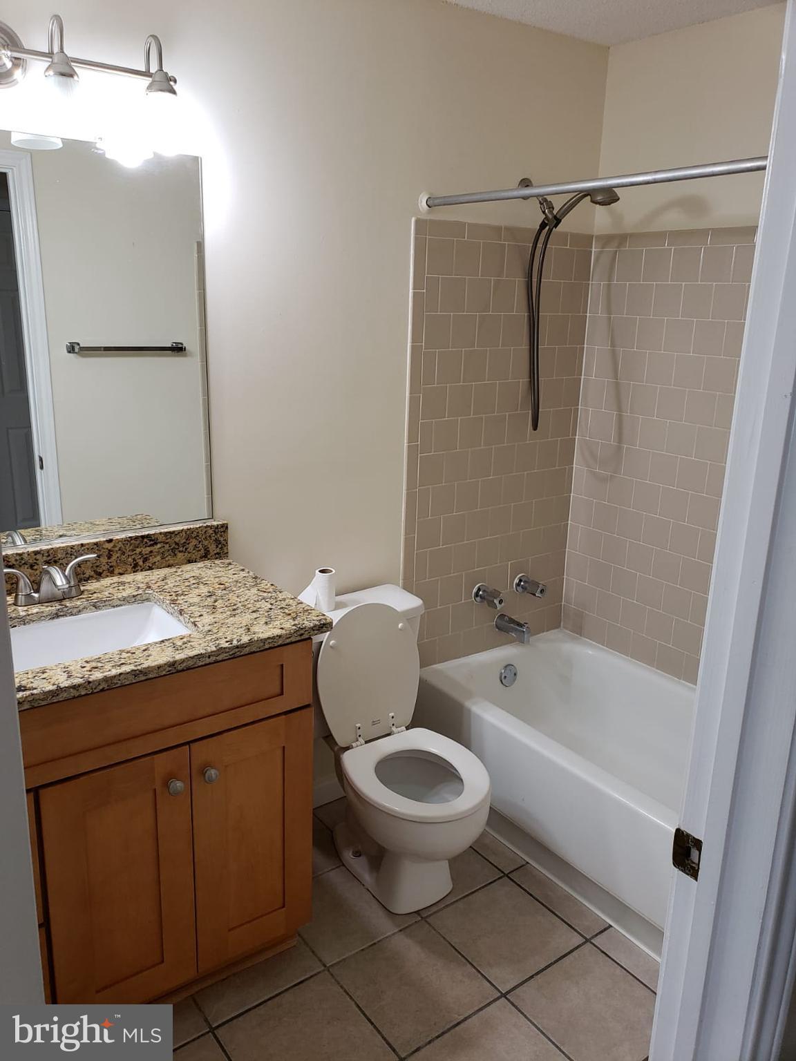 ASHBURN FARM - Residential Lease