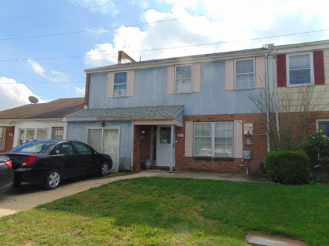 Townhouse For Sale - 1600 Beechwood Place<br/> CLEMENTON, NJ 08021