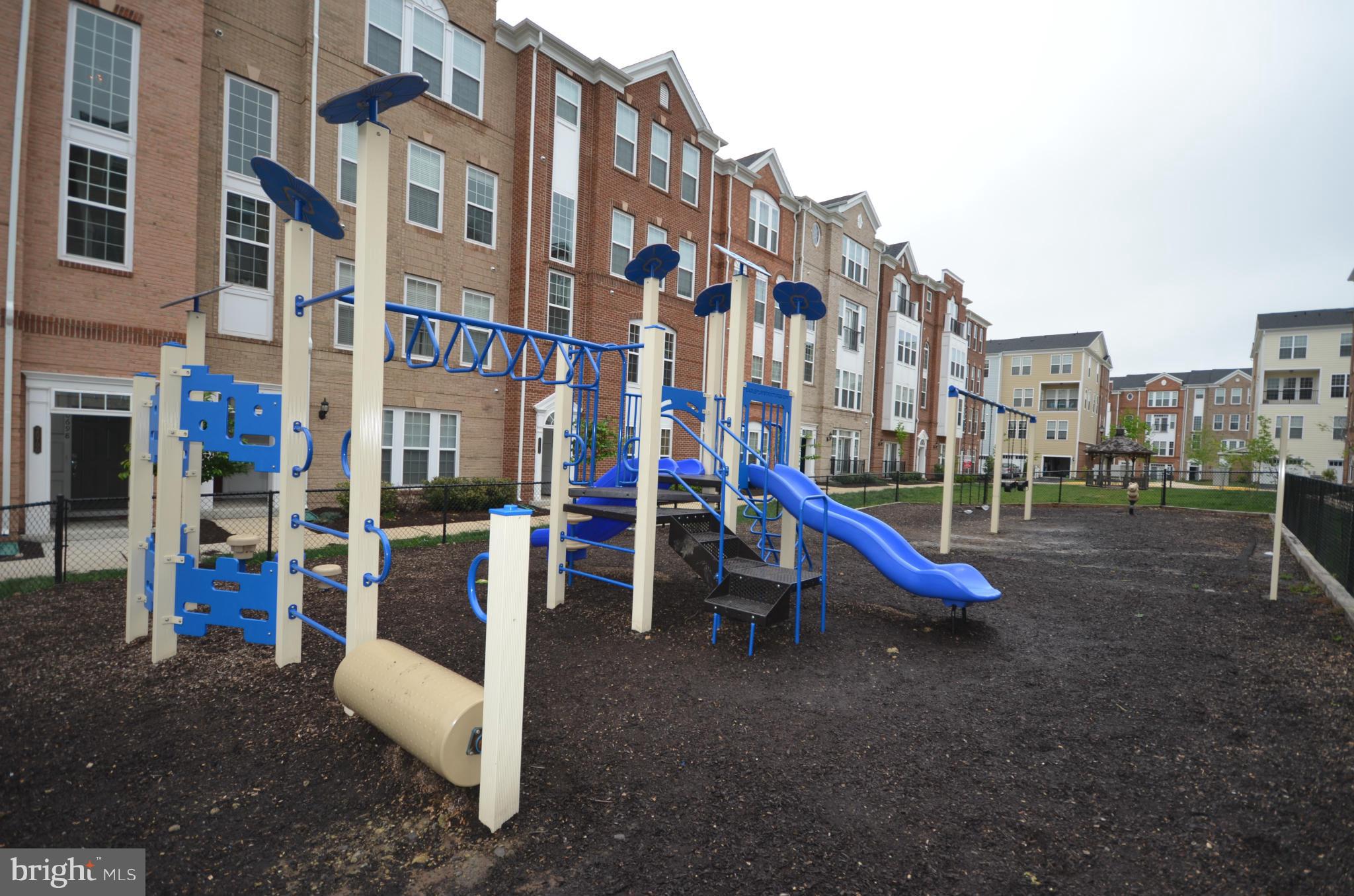 TOWNES AT GOOSE CREEK VILLAGE - Residential Lease