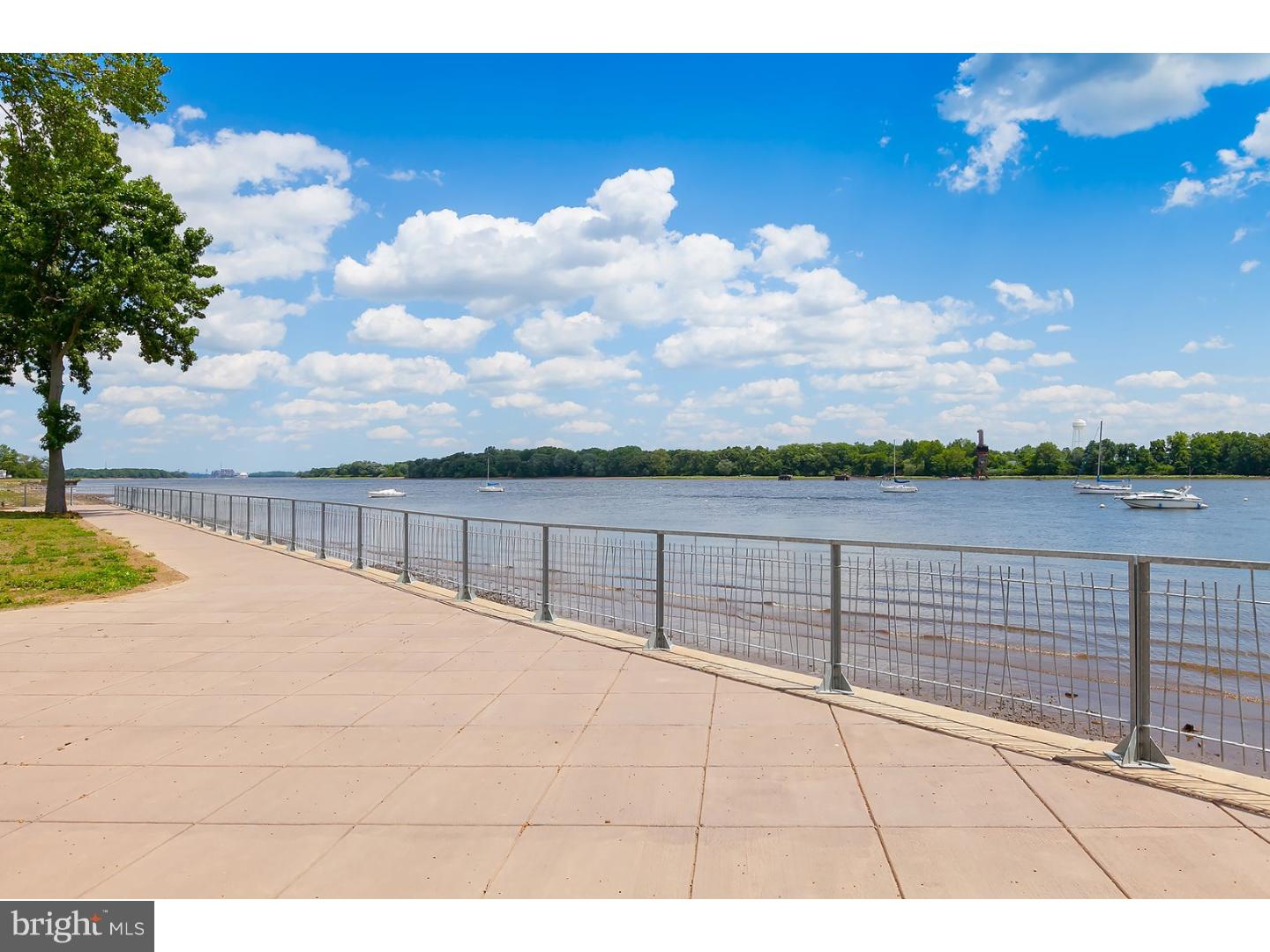 WATERSIDE - Residential