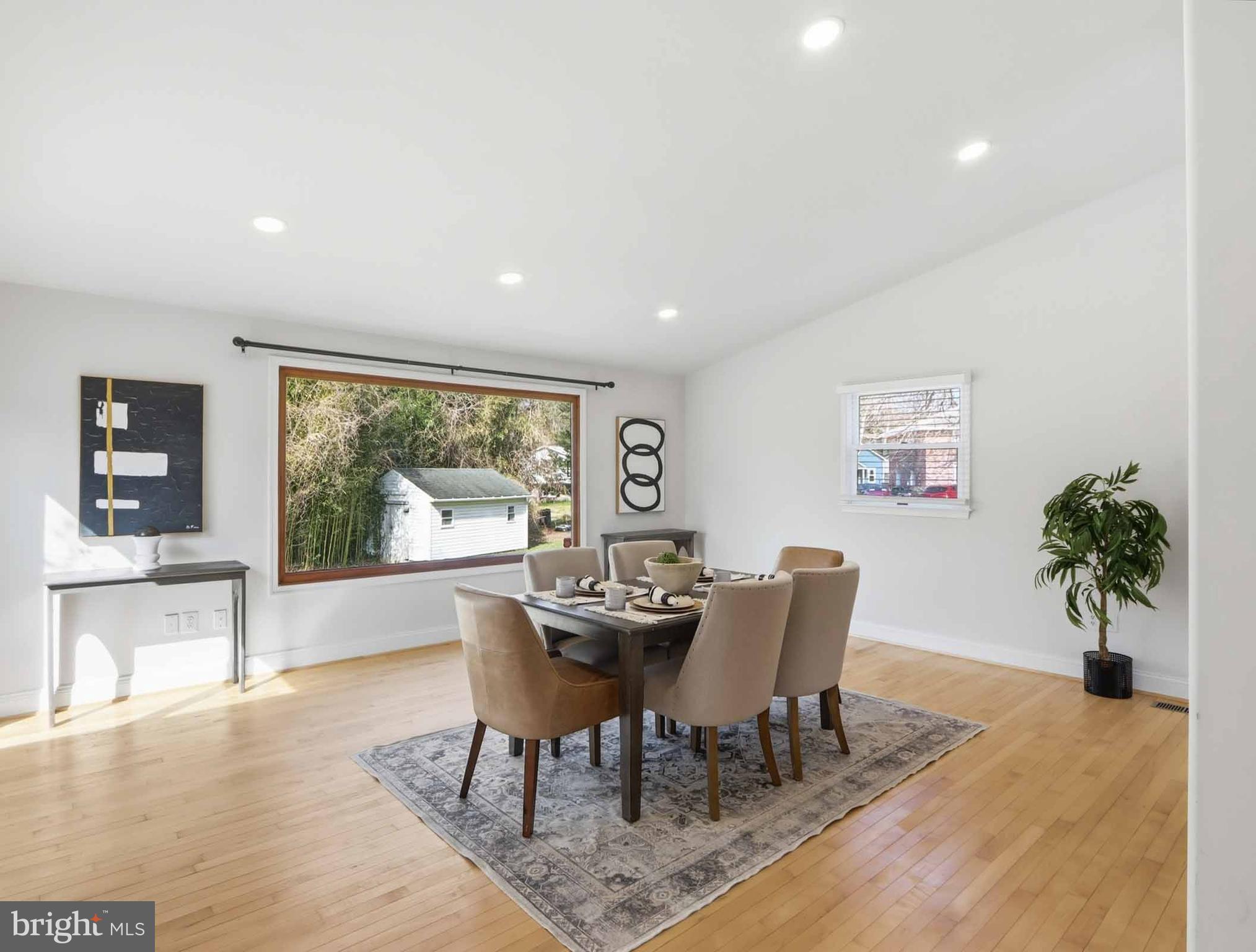 ANNANDALE ACRES - Residential