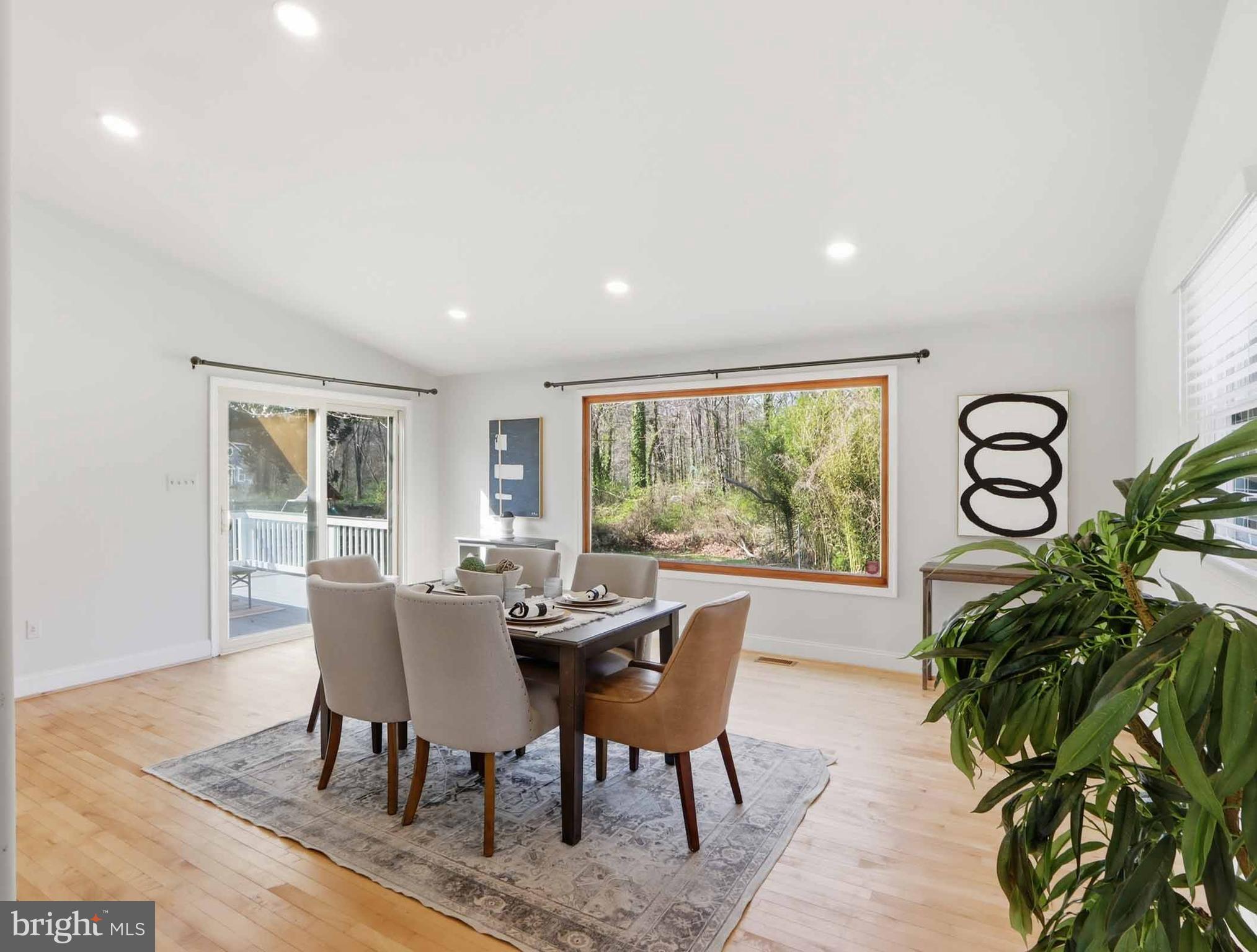 ANNANDALE ACRES - Residential