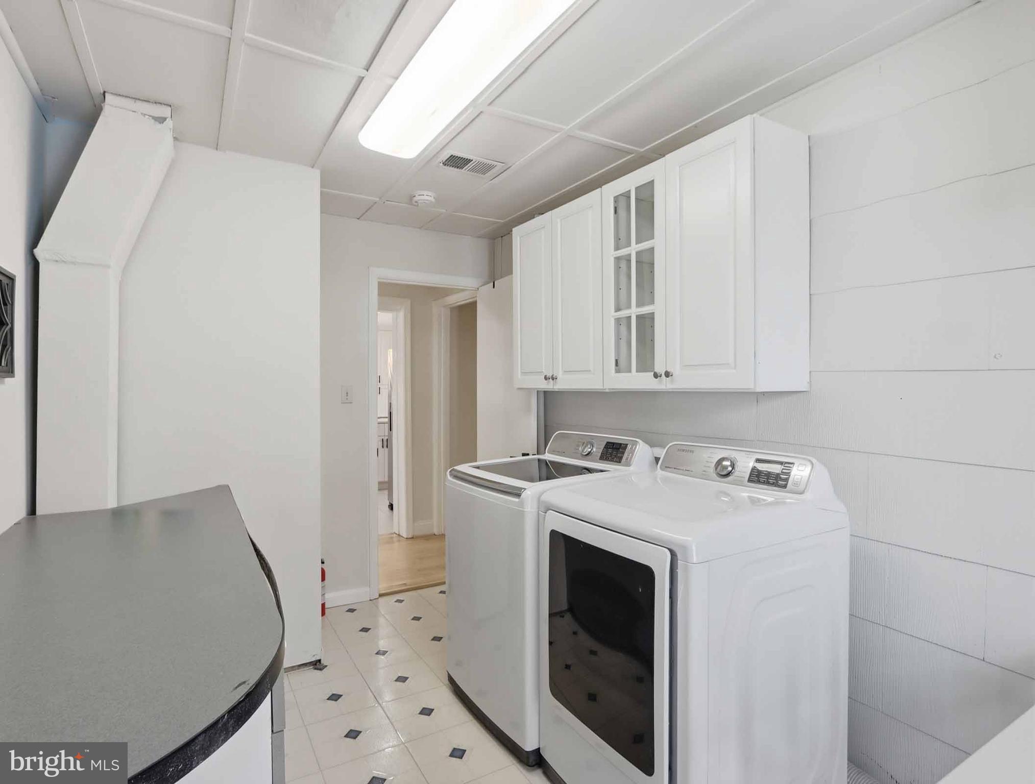 ANNANDALE ACRES - Residential