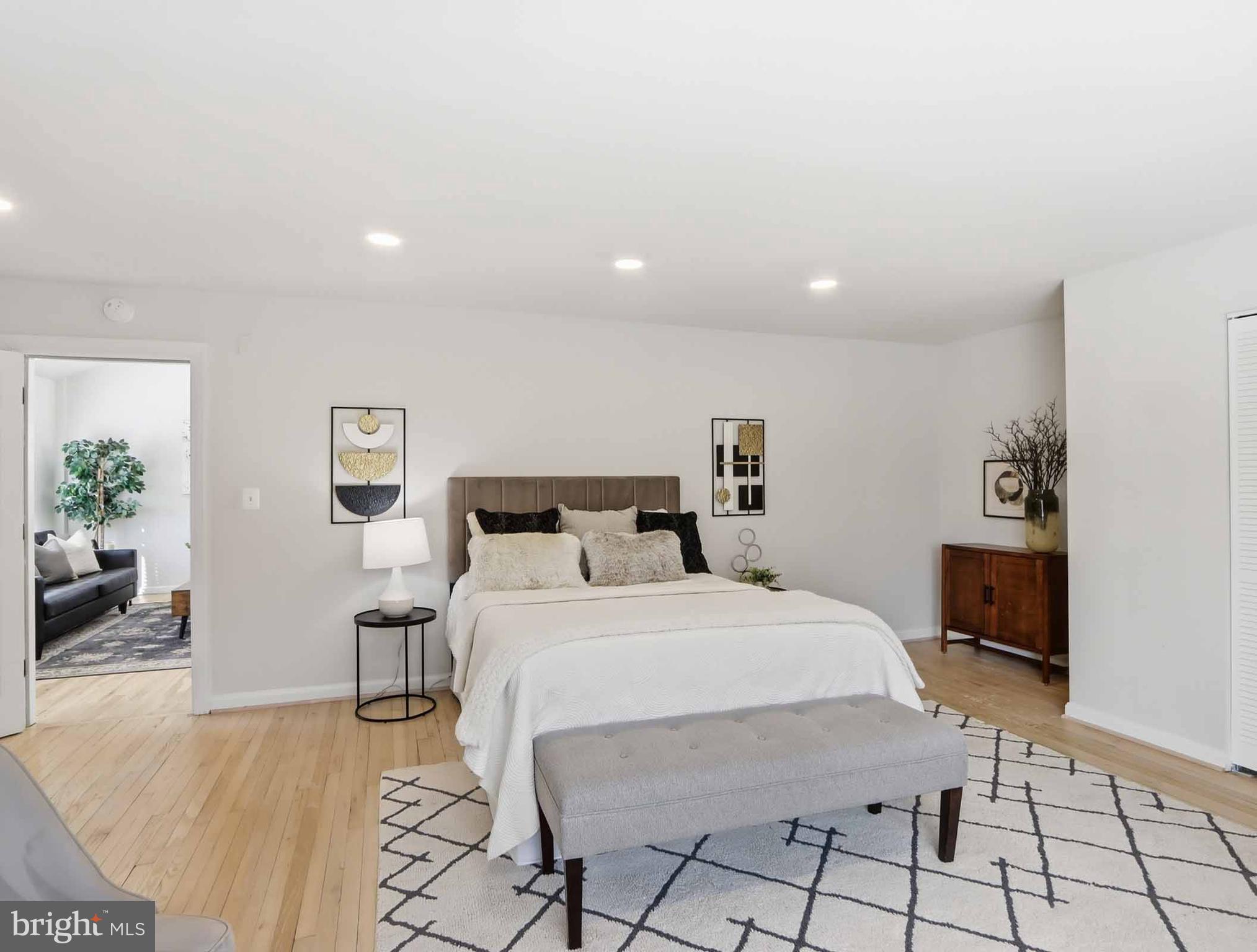 ANNANDALE ACRES - Residential