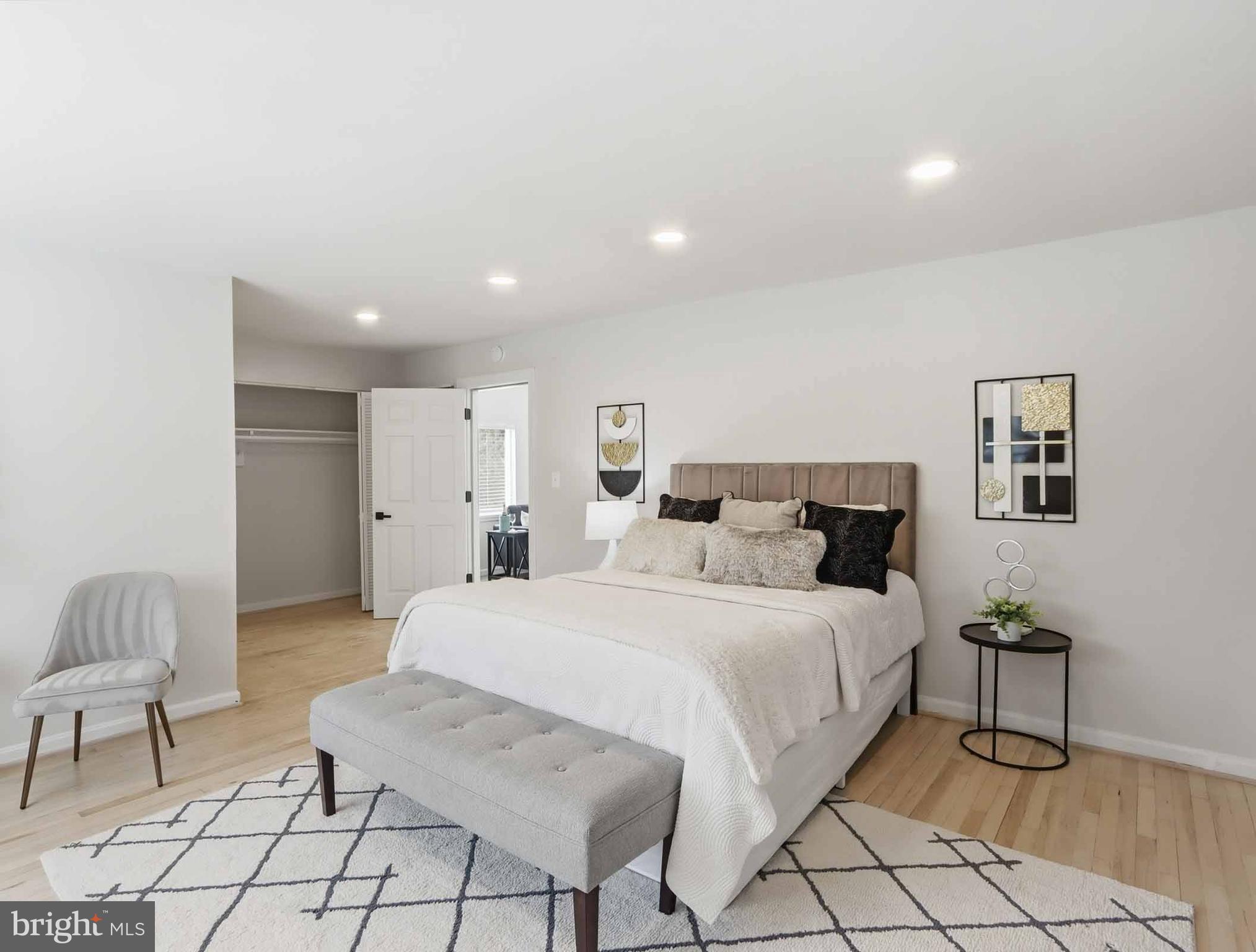 ANNANDALE ACRES - Residential