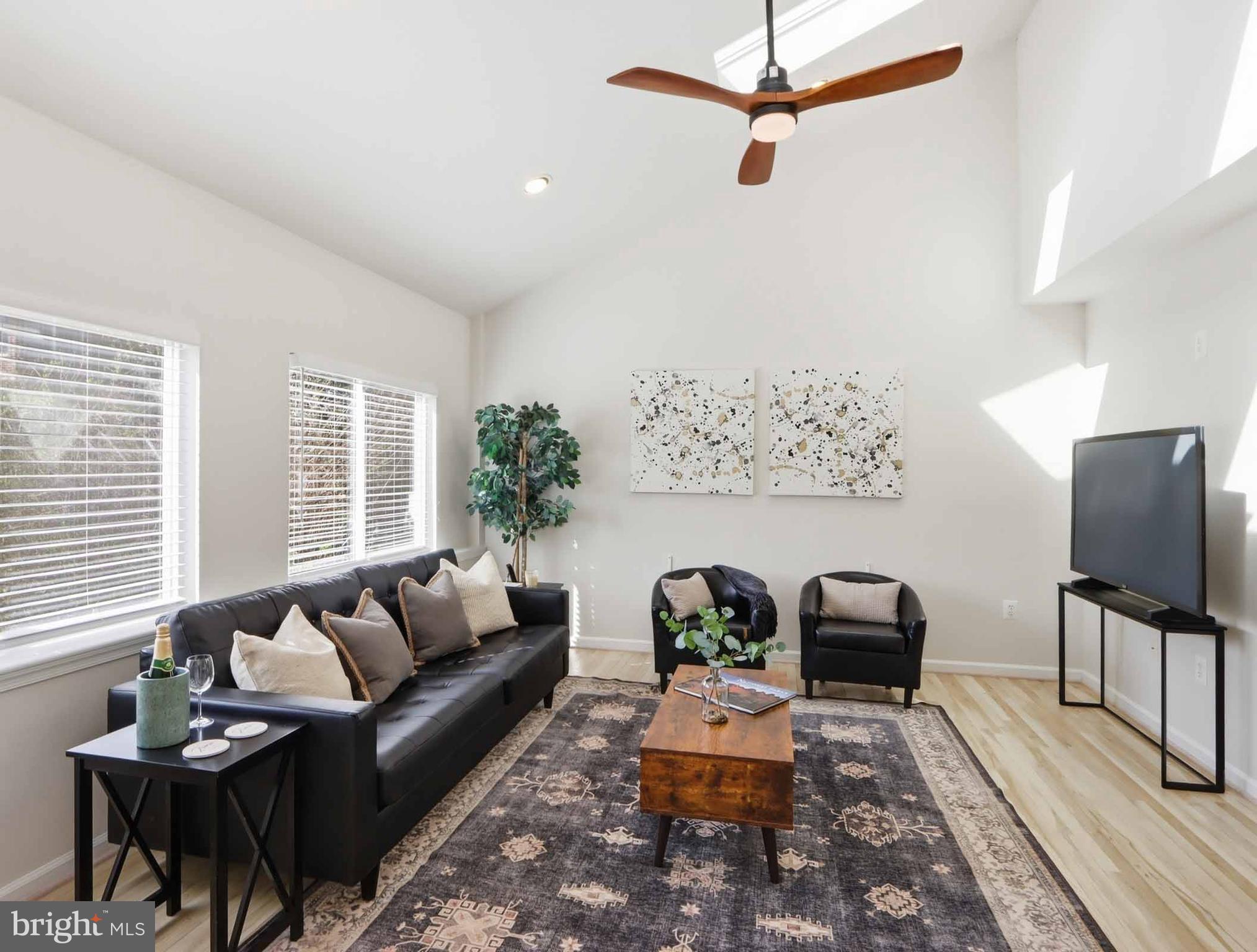 ANNANDALE ACRES - Residential