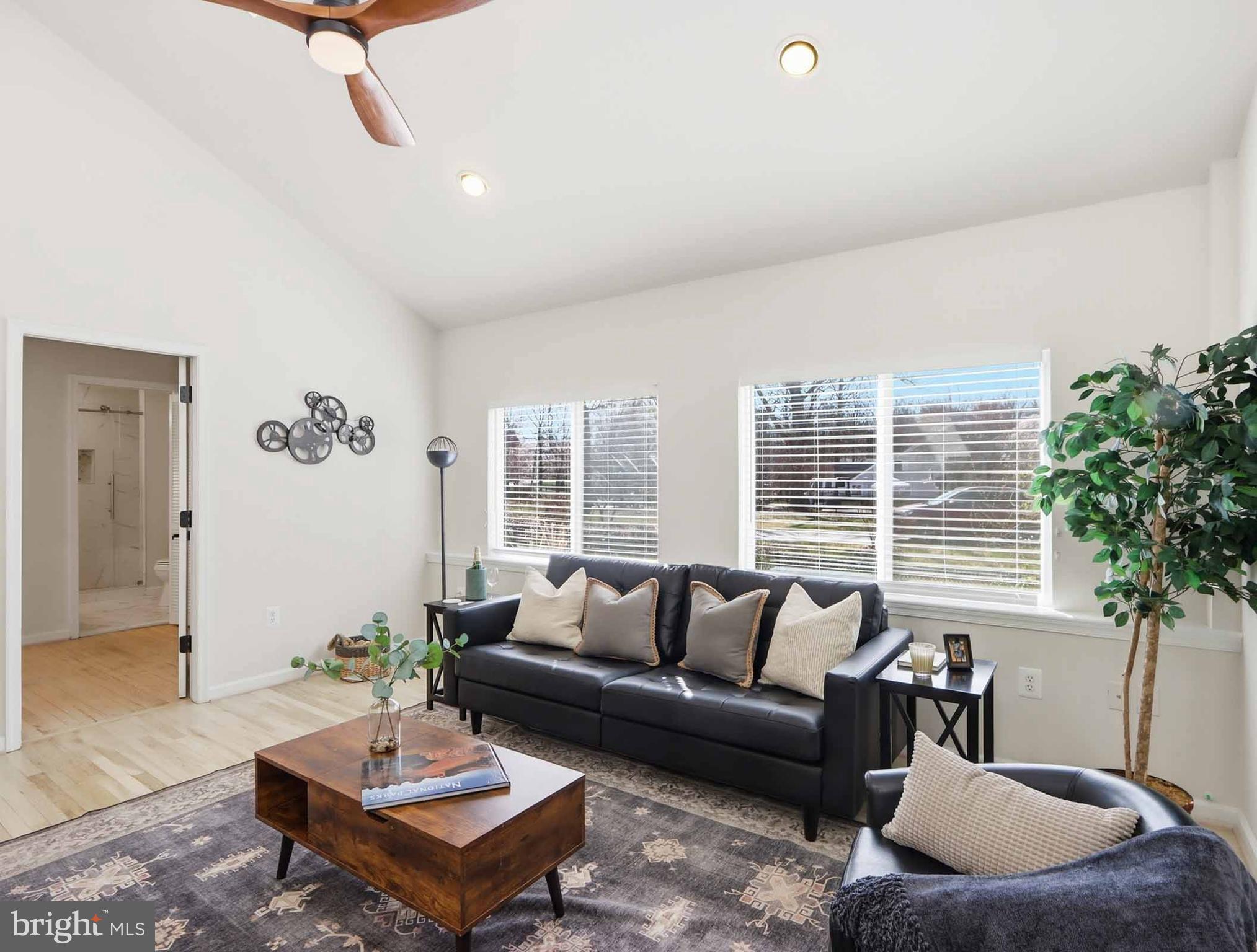 ANNANDALE ACRES - Residential