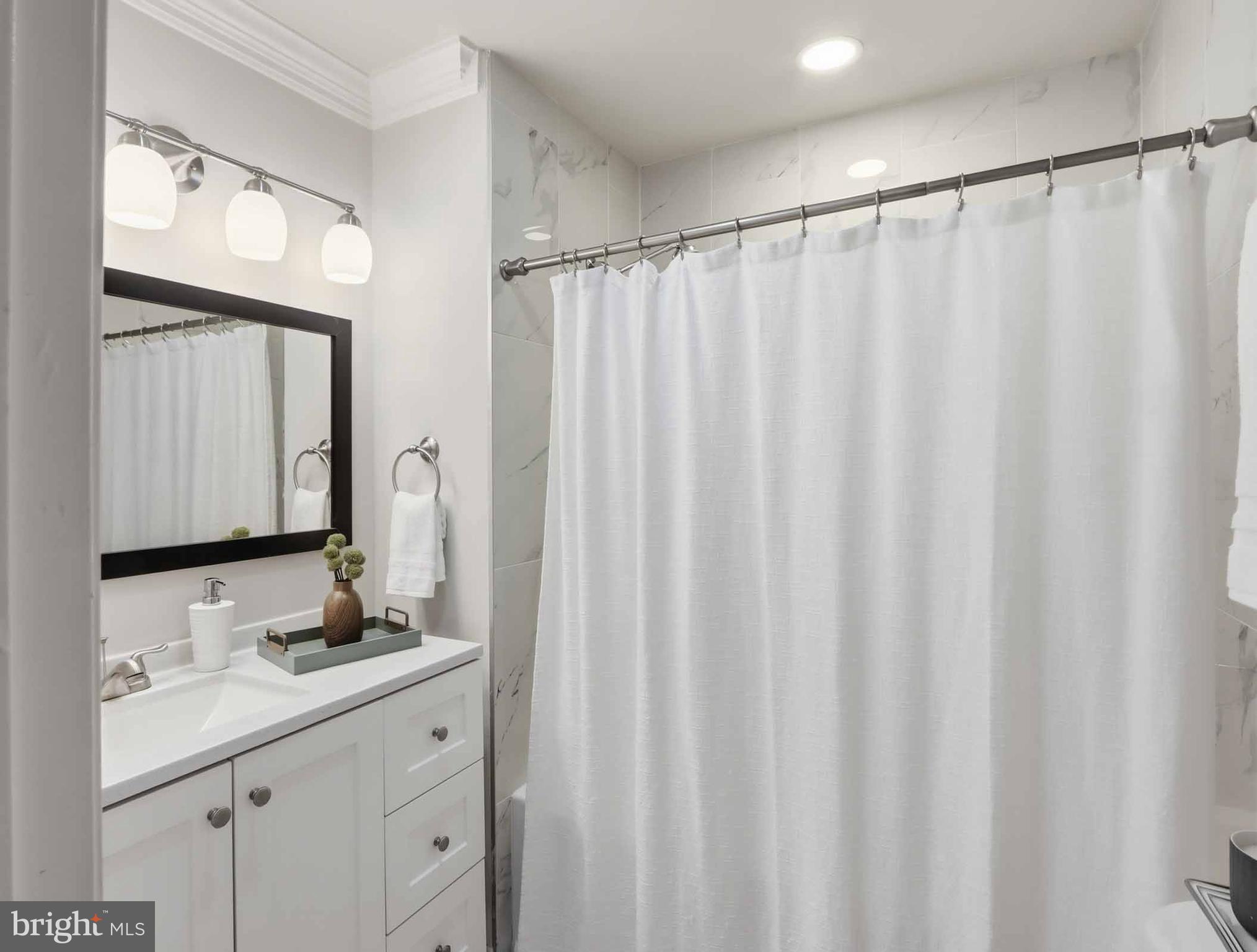 ANNANDALE ACRES - Residential