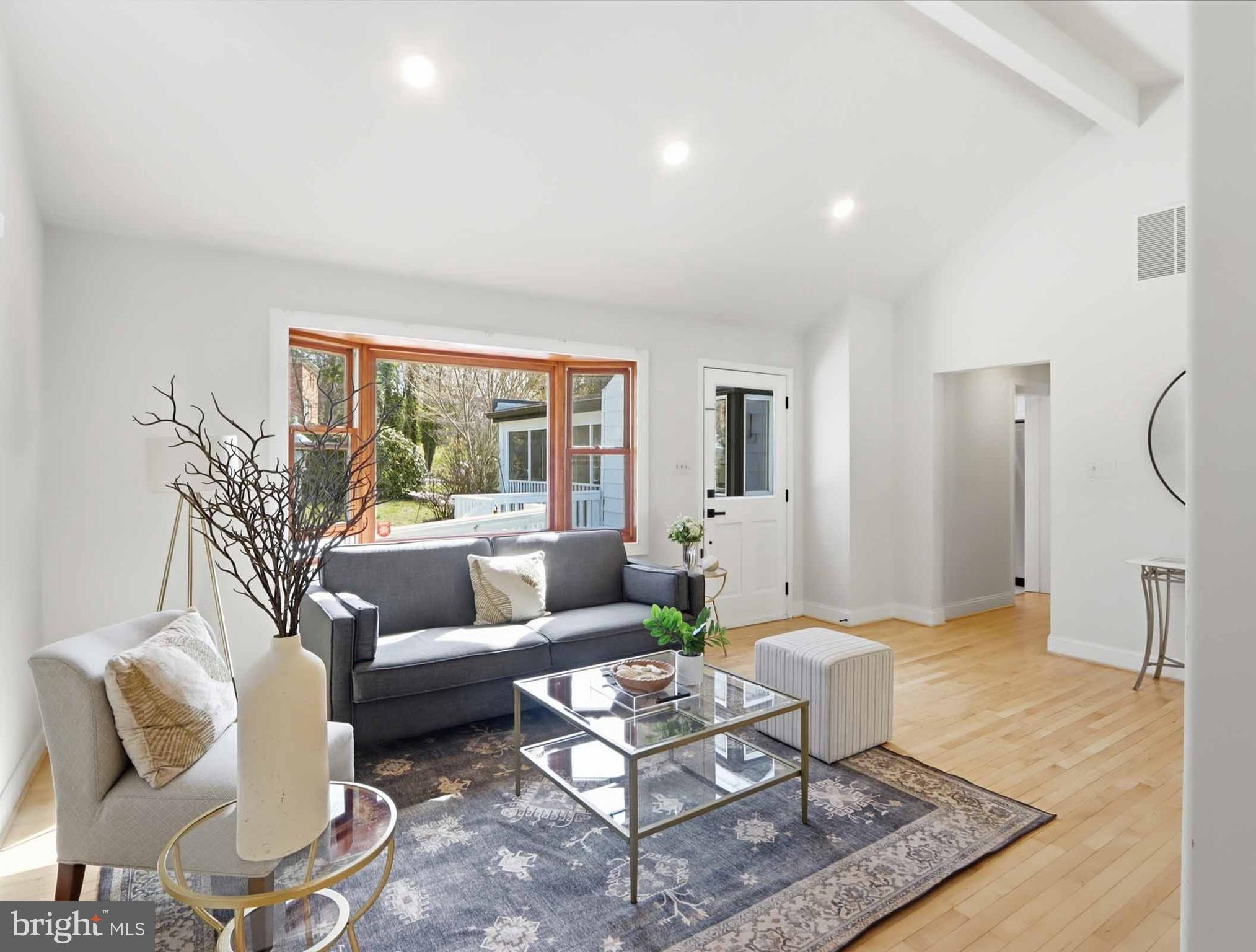 ANNANDALE ACRES - Residential