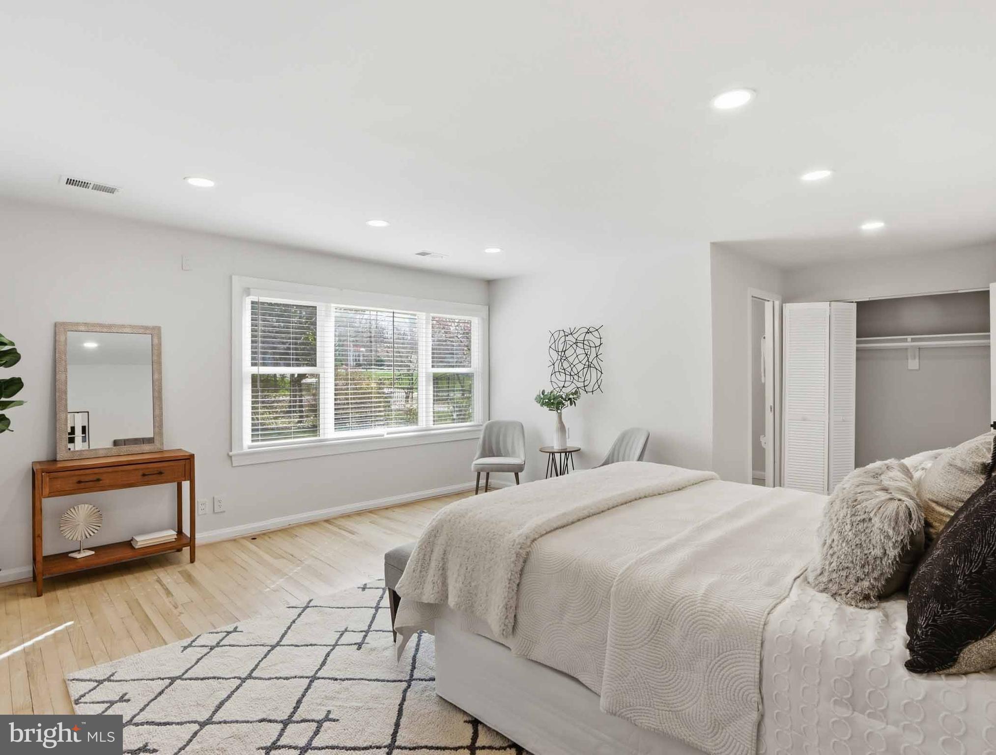 ANNANDALE ACRES - Residential