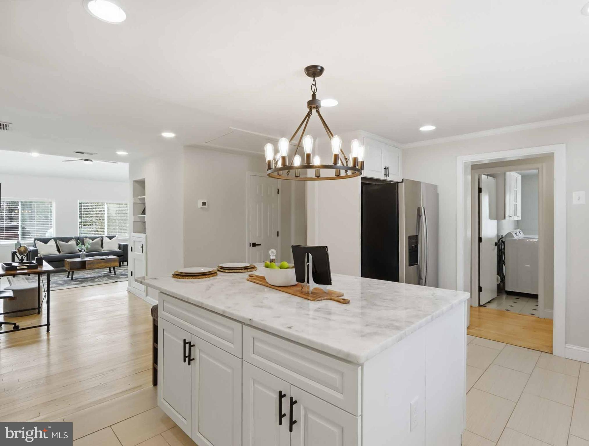 ANNANDALE ACRES - Residential