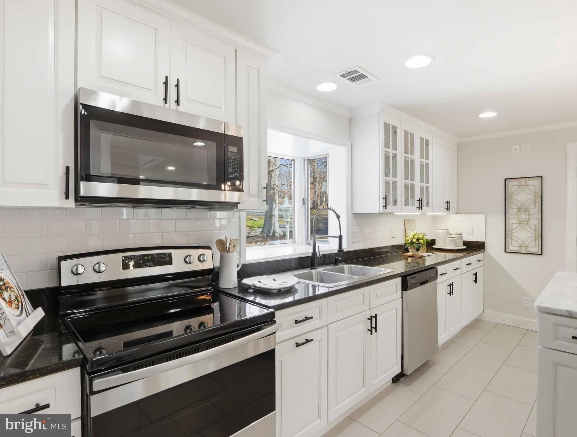 ANNANDALE ACRES - Residential