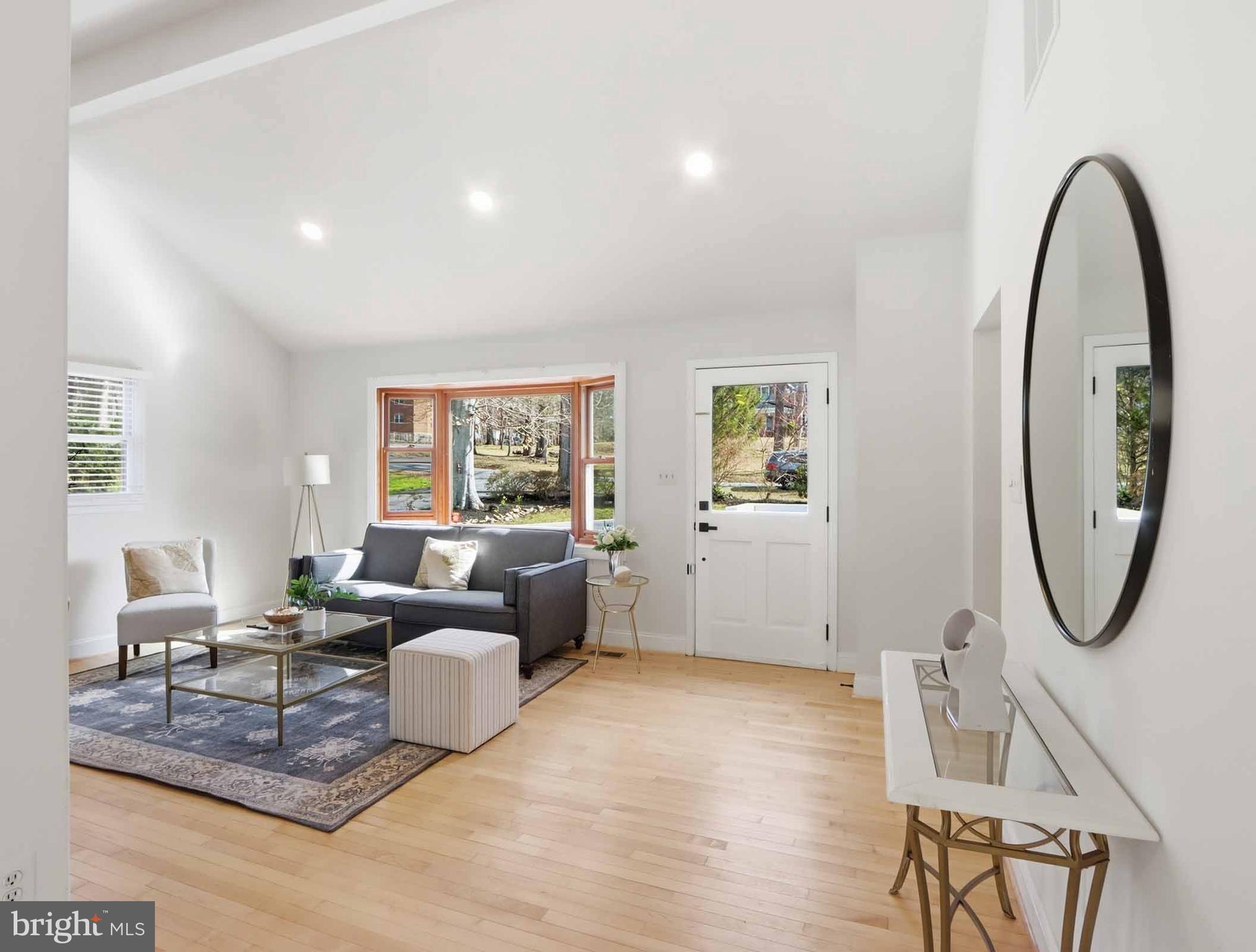 ANNANDALE ACRES - Residential