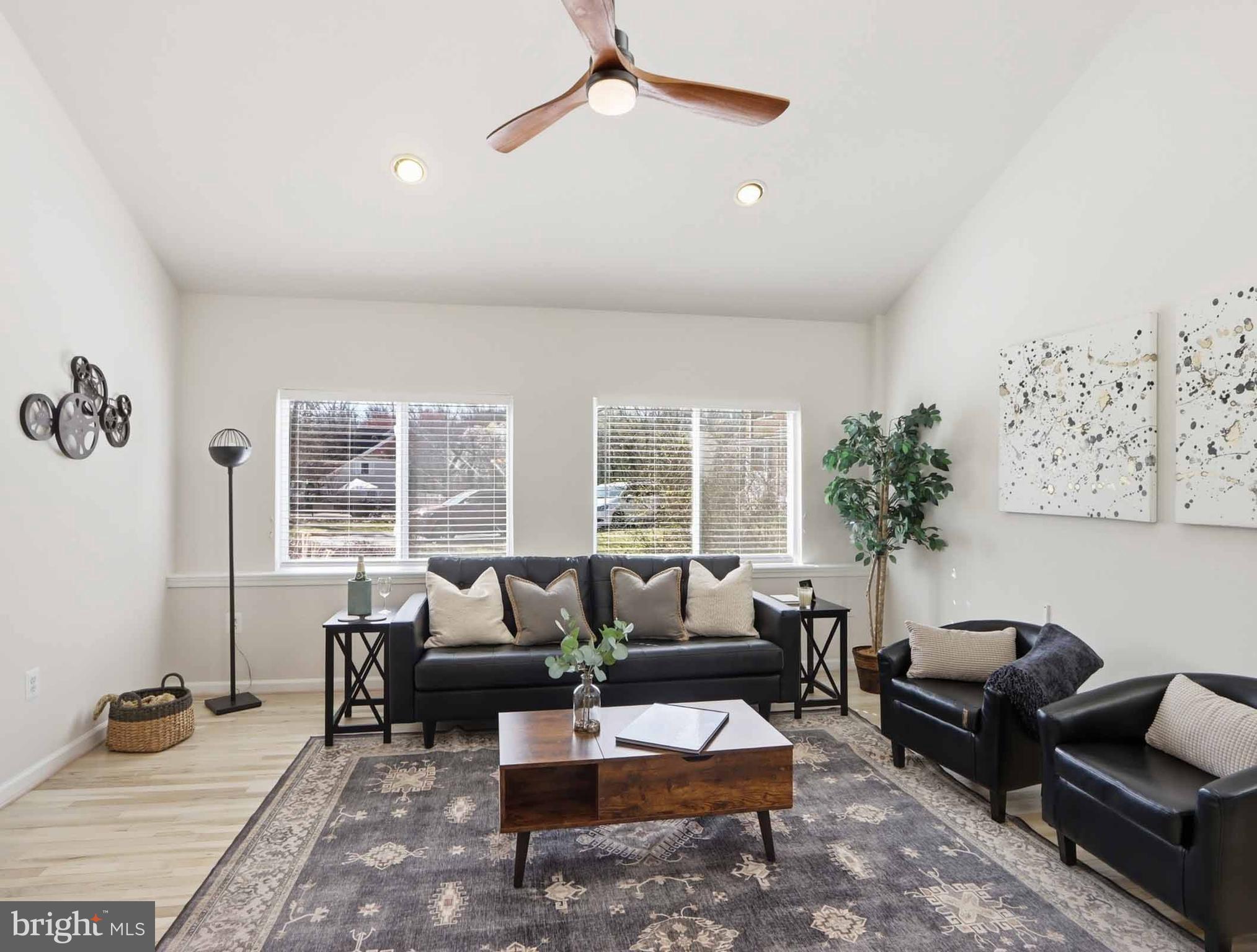 ANNANDALE ACRES - Residential