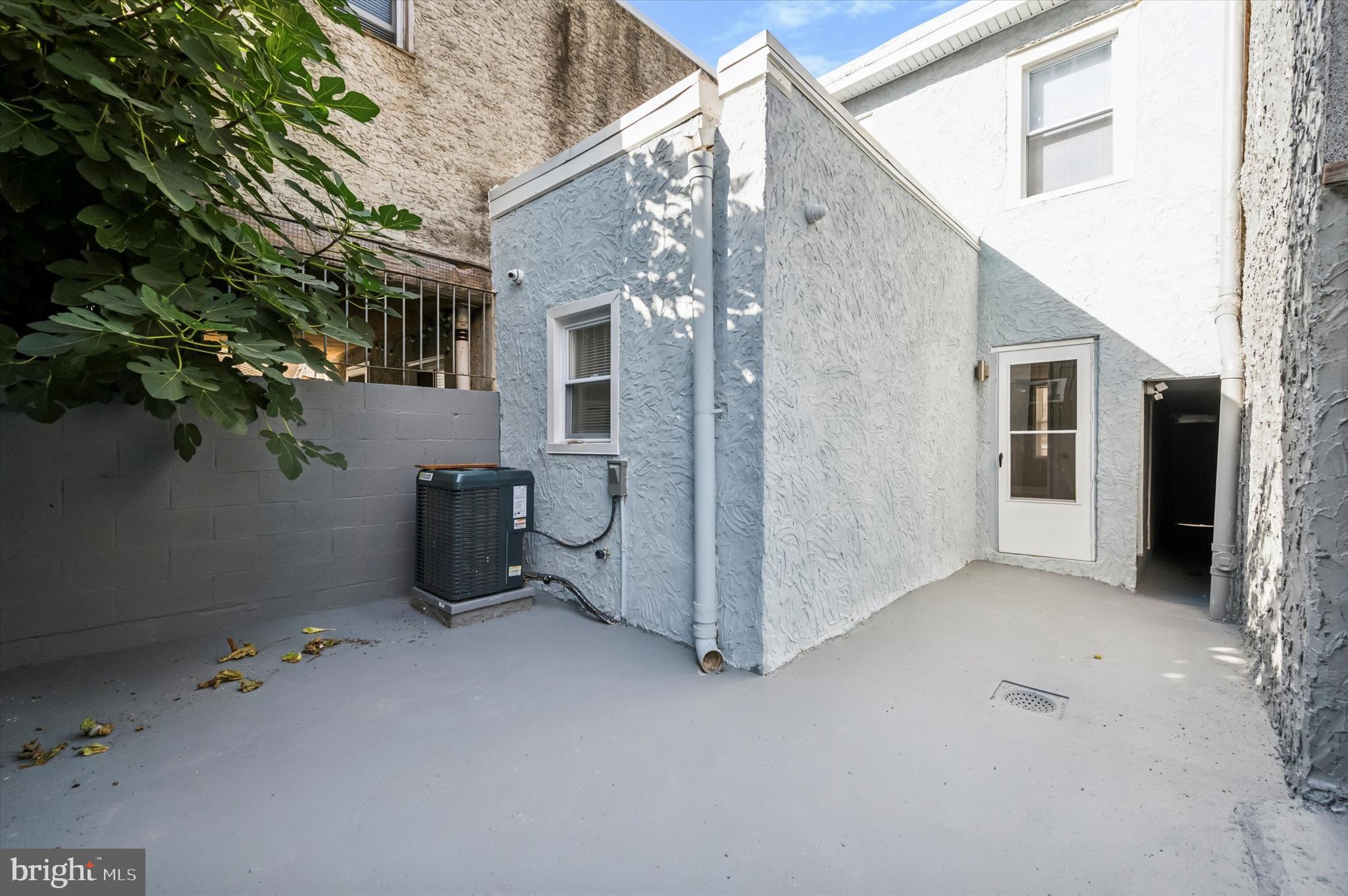 OLDE KENSINGTON - Residential Lease