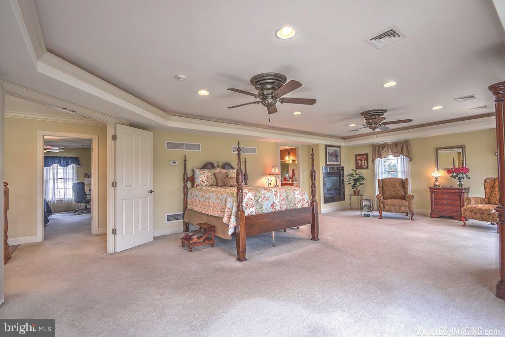 HAMPDEN SUMMIT - Residential