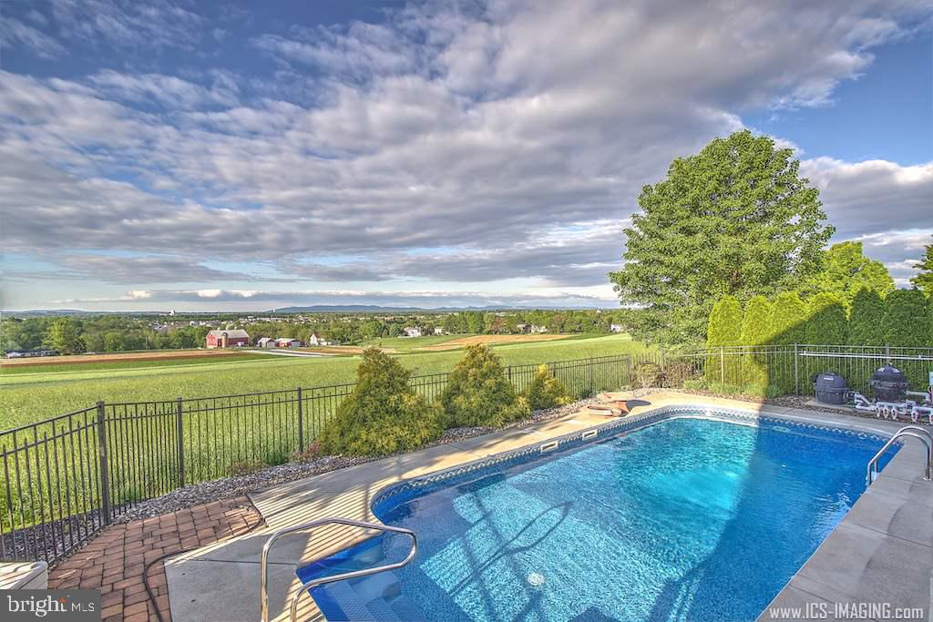 HAMPDEN SUMMIT - Residential