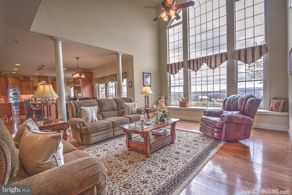 HAMPDEN SUMMIT - Residential
