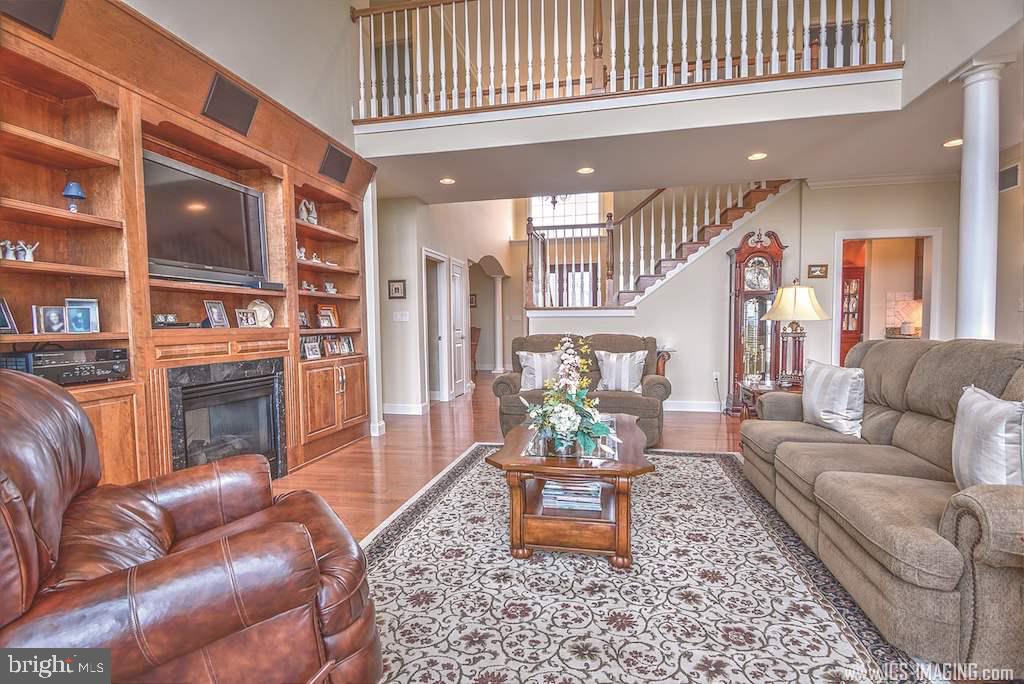 HAMPDEN SUMMIT - Residential