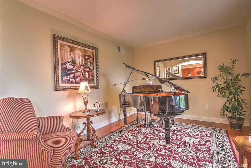HAMPDEN SUMMIT - Residential