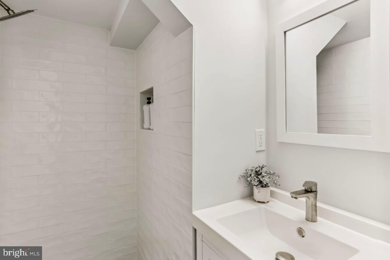 DRESDEN GREEN - Residential