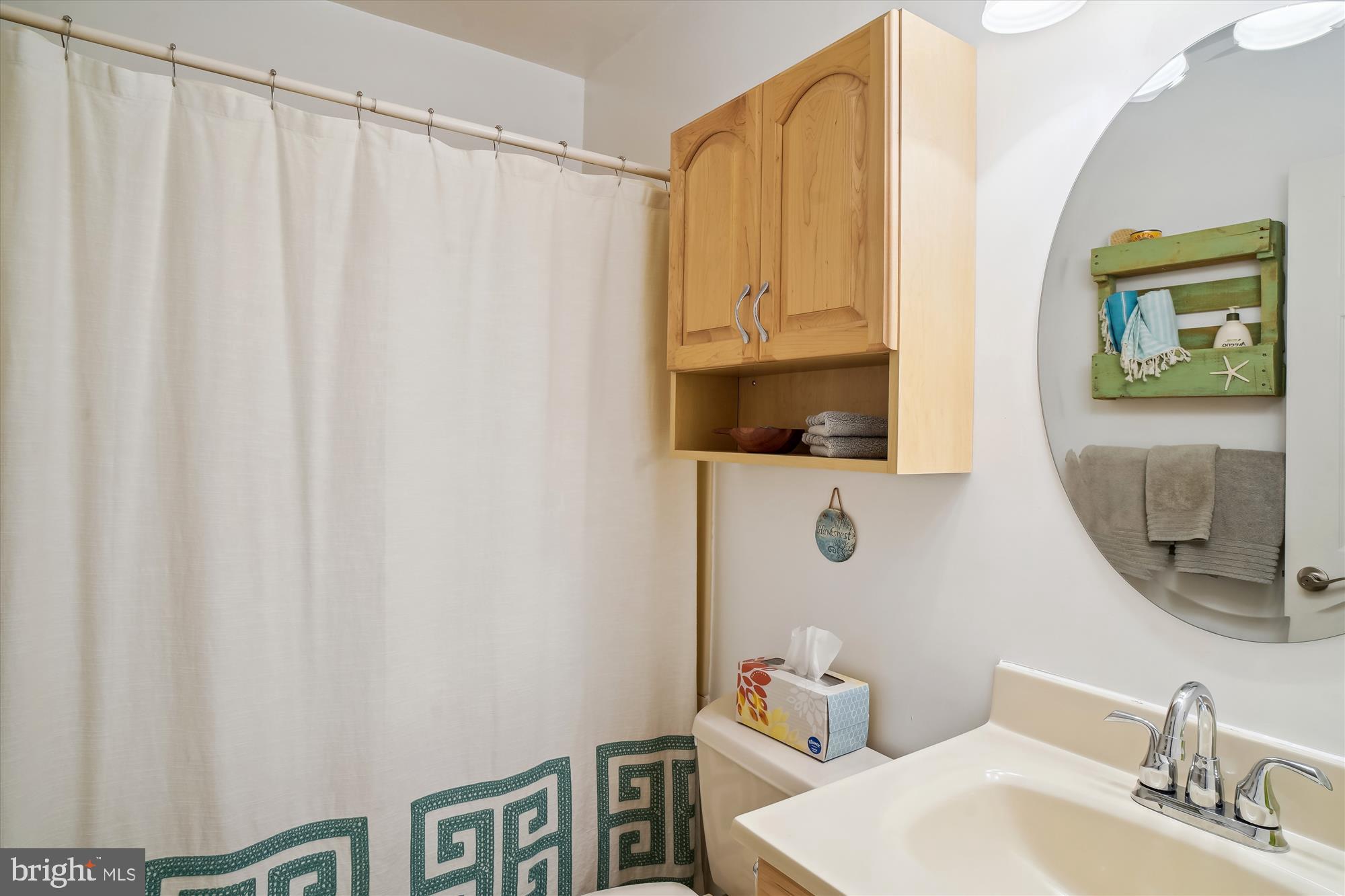 GUNNERS LAKE VILLAGE - Residential Lease