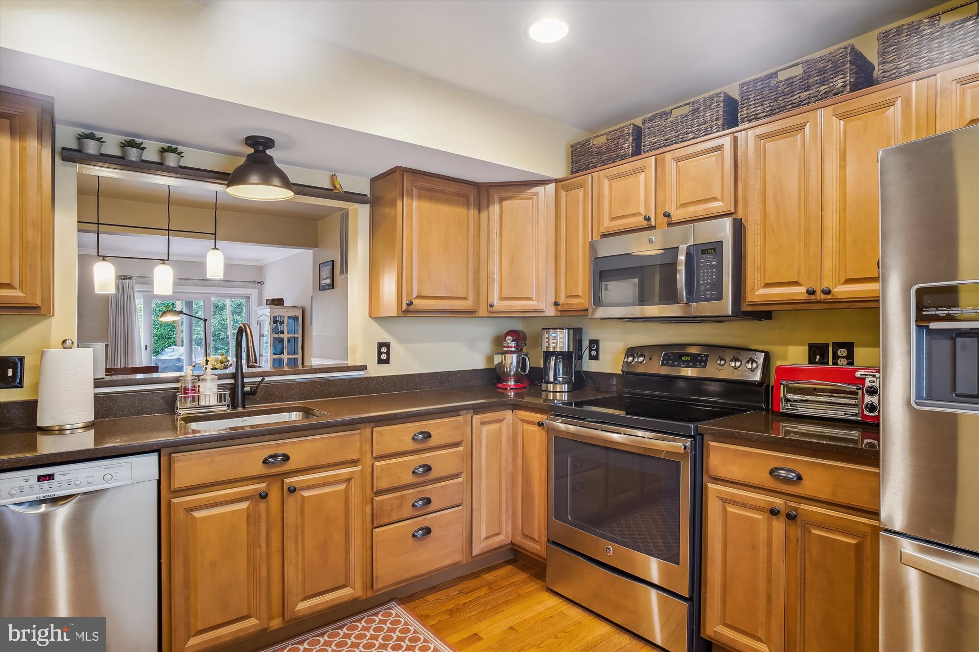 GUNNERS LAKE VILLAGE - Residential Lease