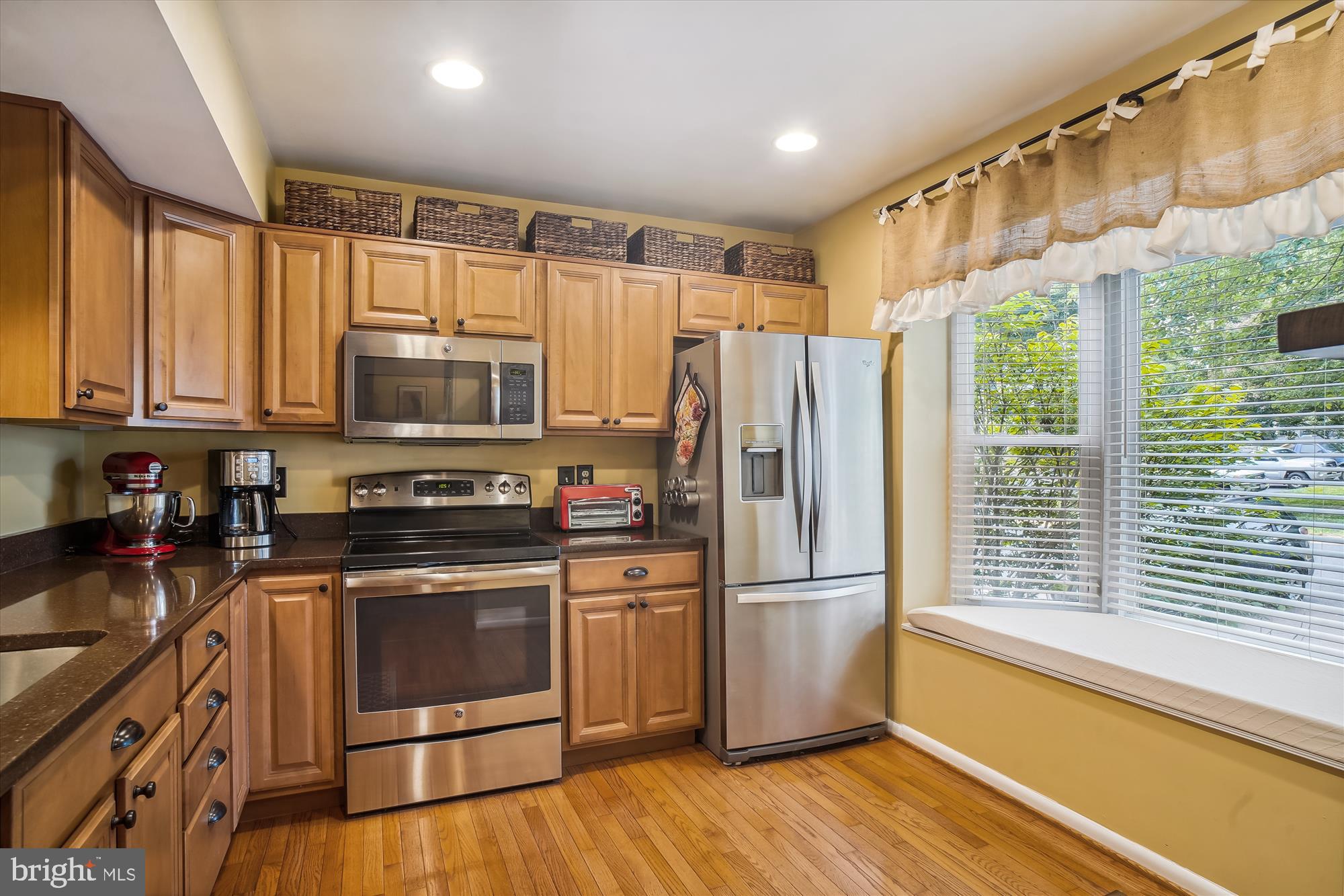 GUNNERS LAKE VILLAGE - Residential Lease