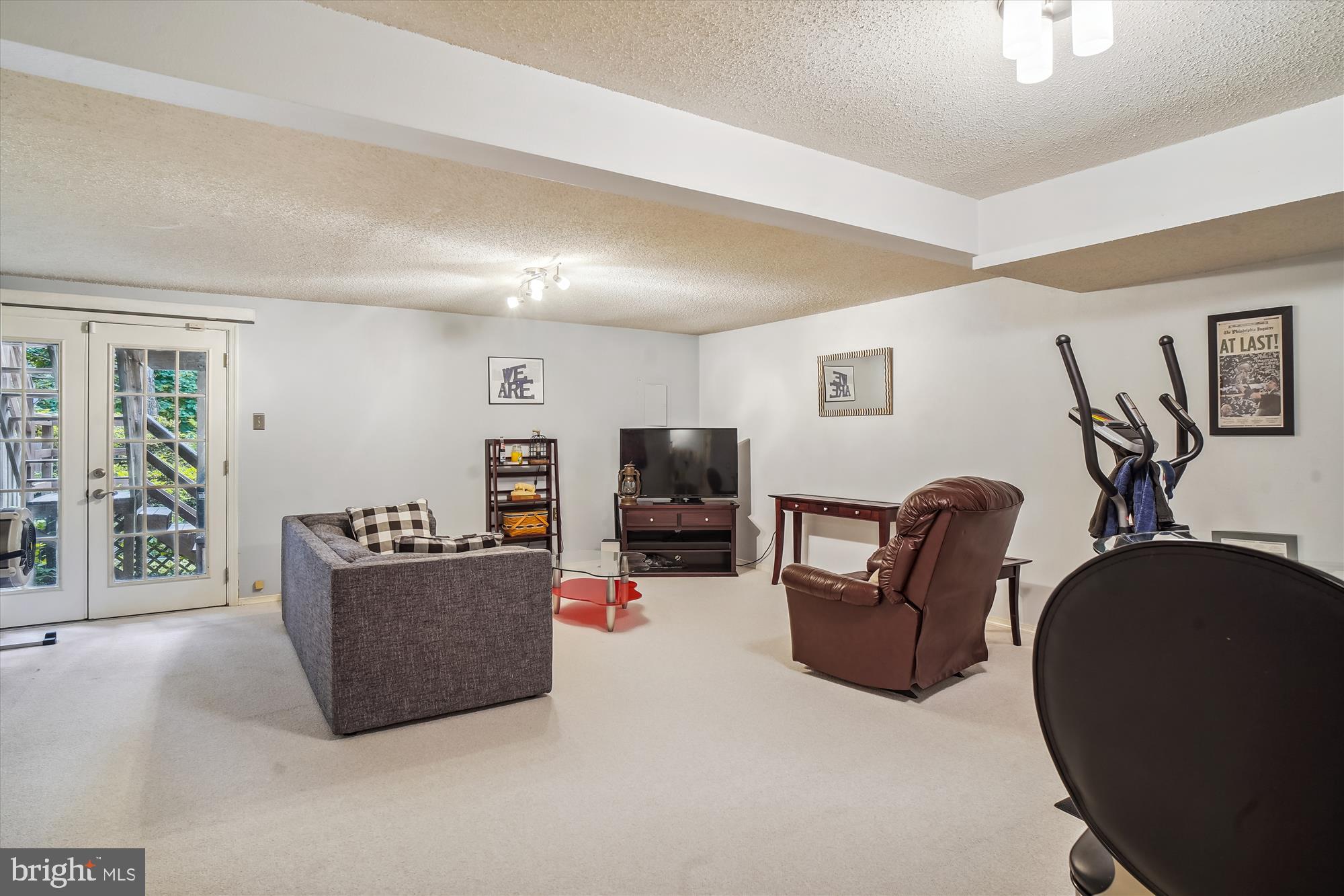 GUNNERS LAKE VILLAGE - Residential Lease