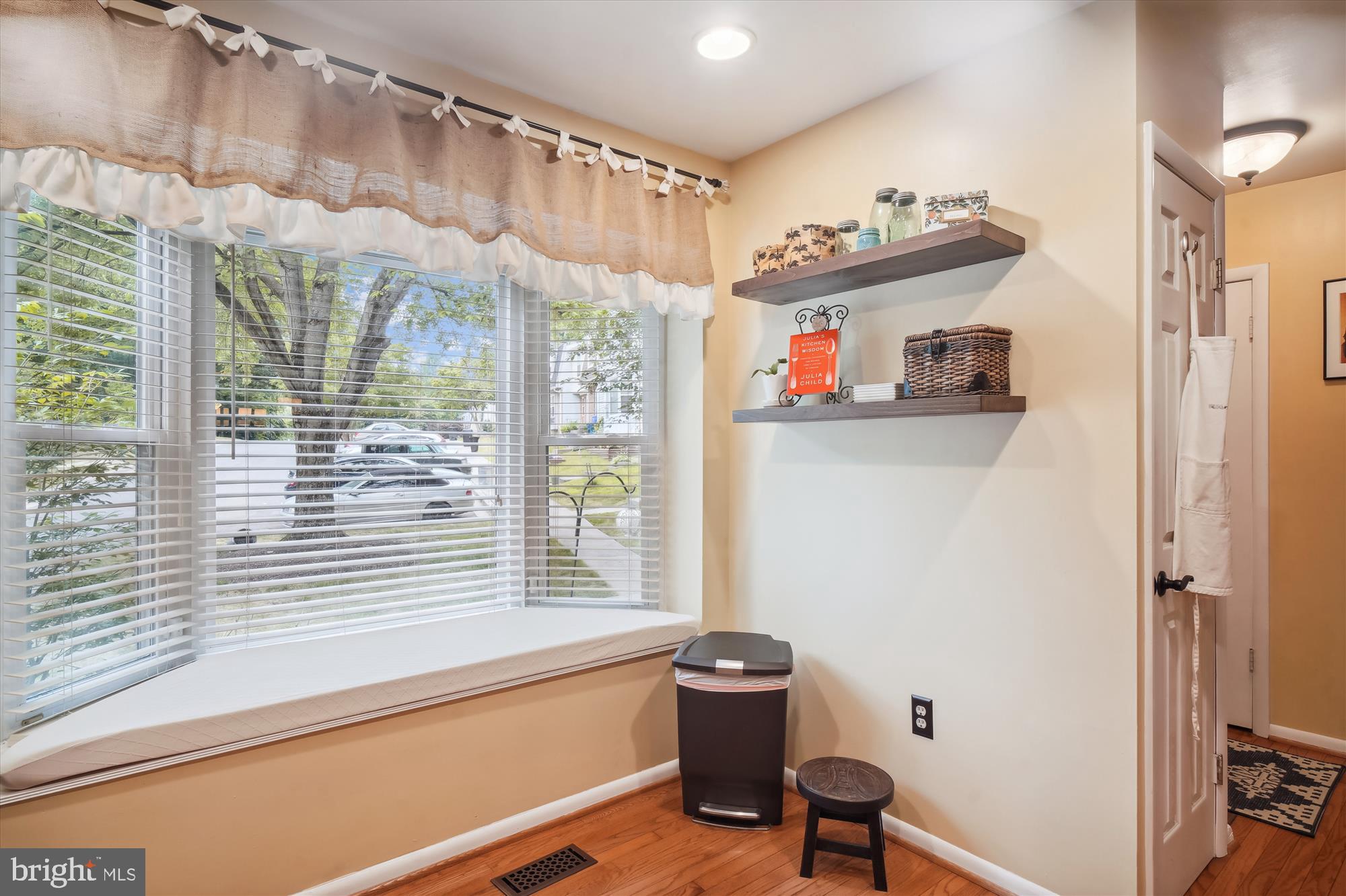 GUNNERS LAKE VILLAGE - Residential Lease