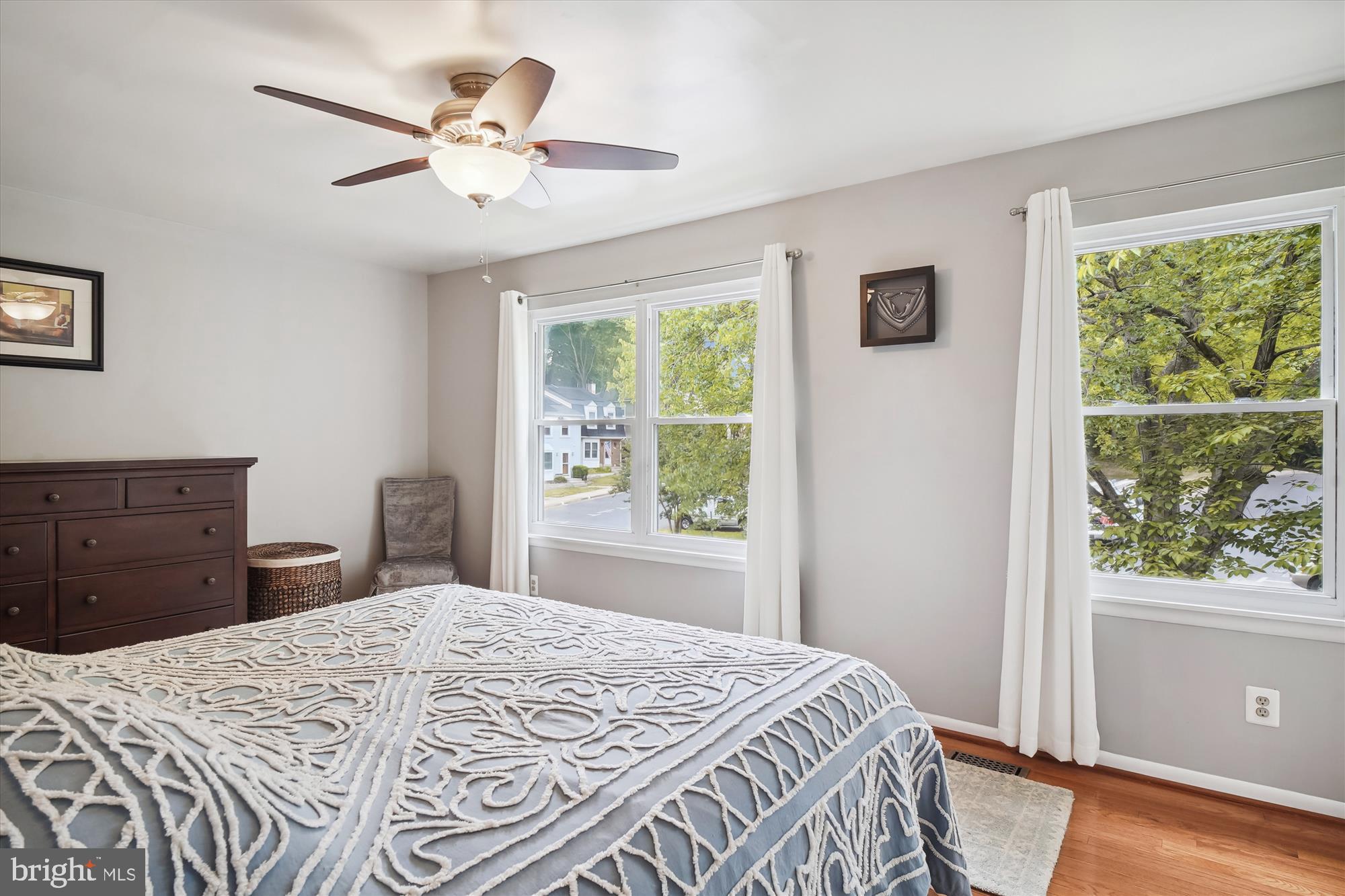 GUNNERS LAKE VILLAGE - Residential Lease