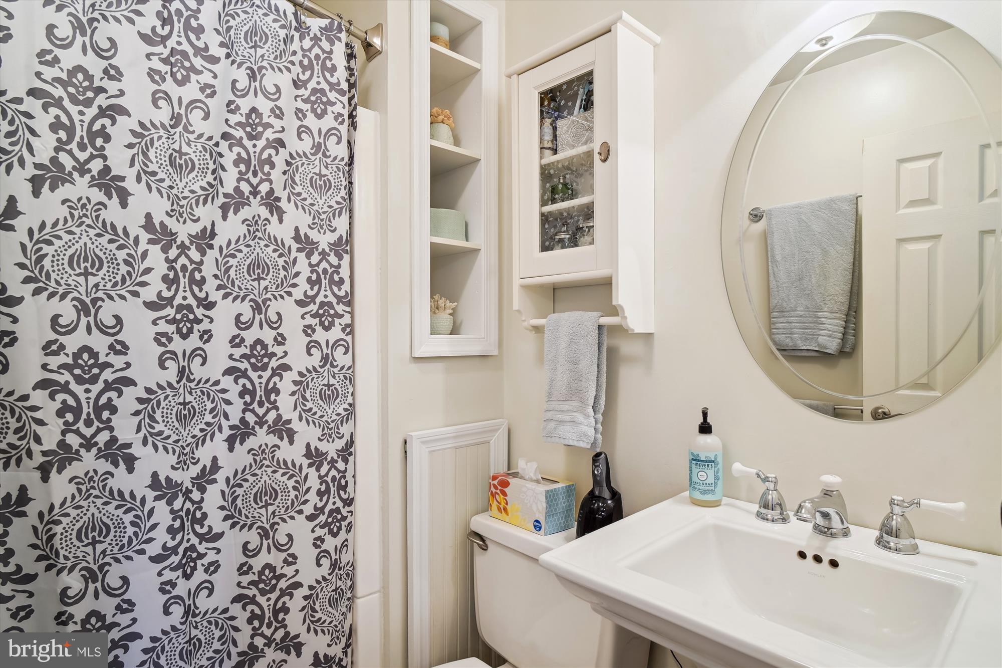 GUNNERS LAKE VILLAGE - Residential Lease