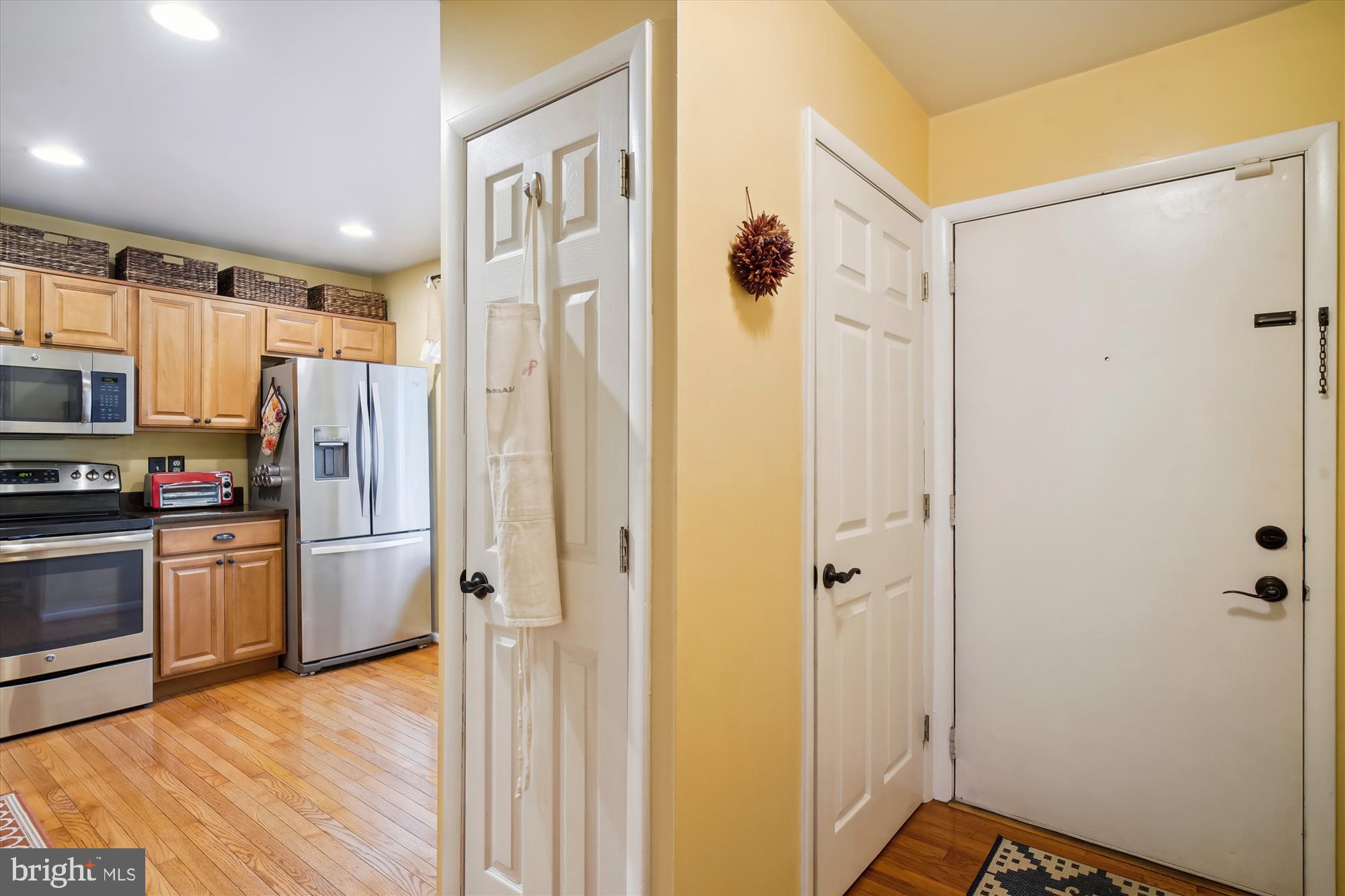 GUNNERS LAKE VILLAGE - Residential Lease