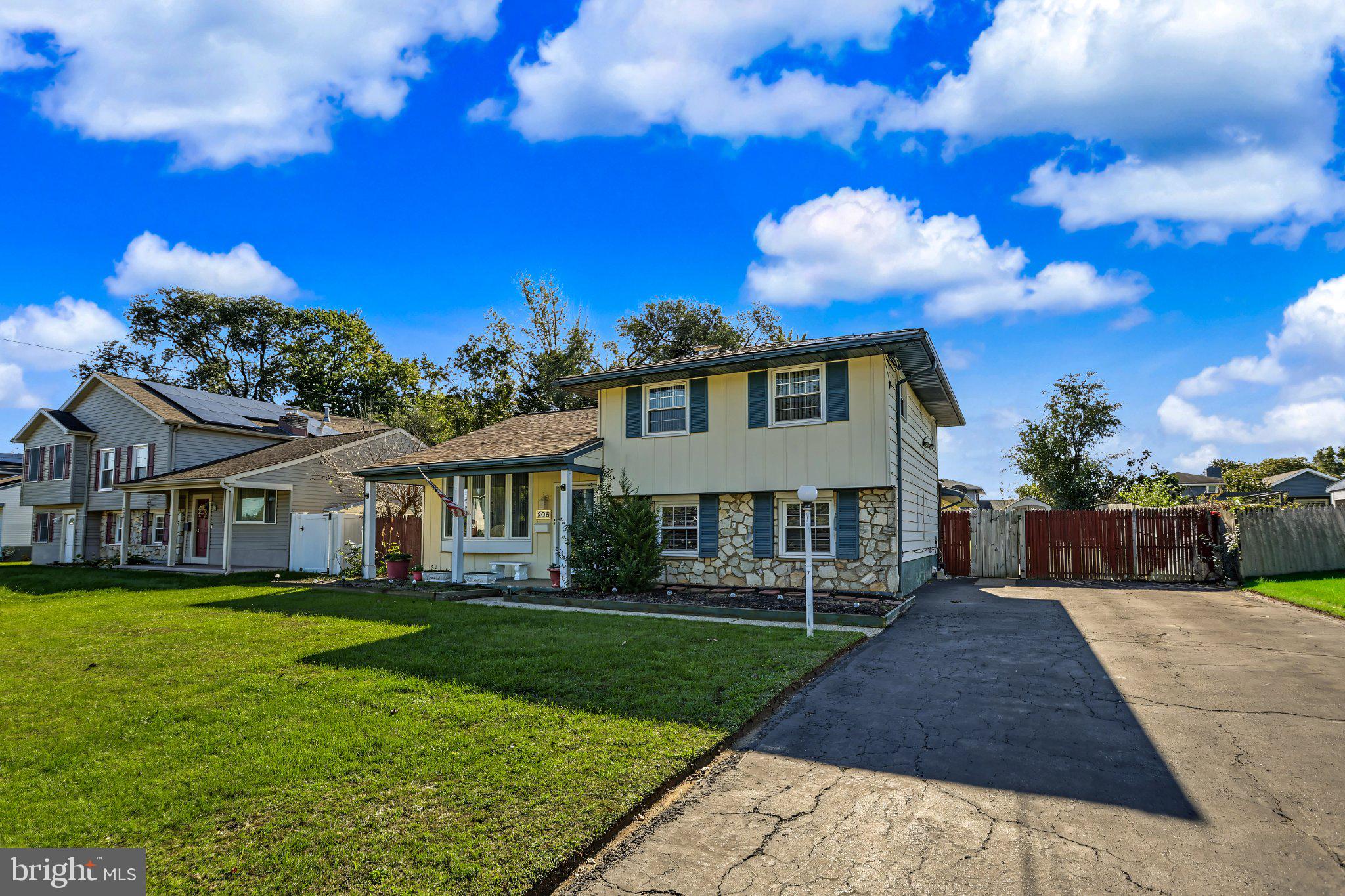 206 E FRANKLIN AVENUE