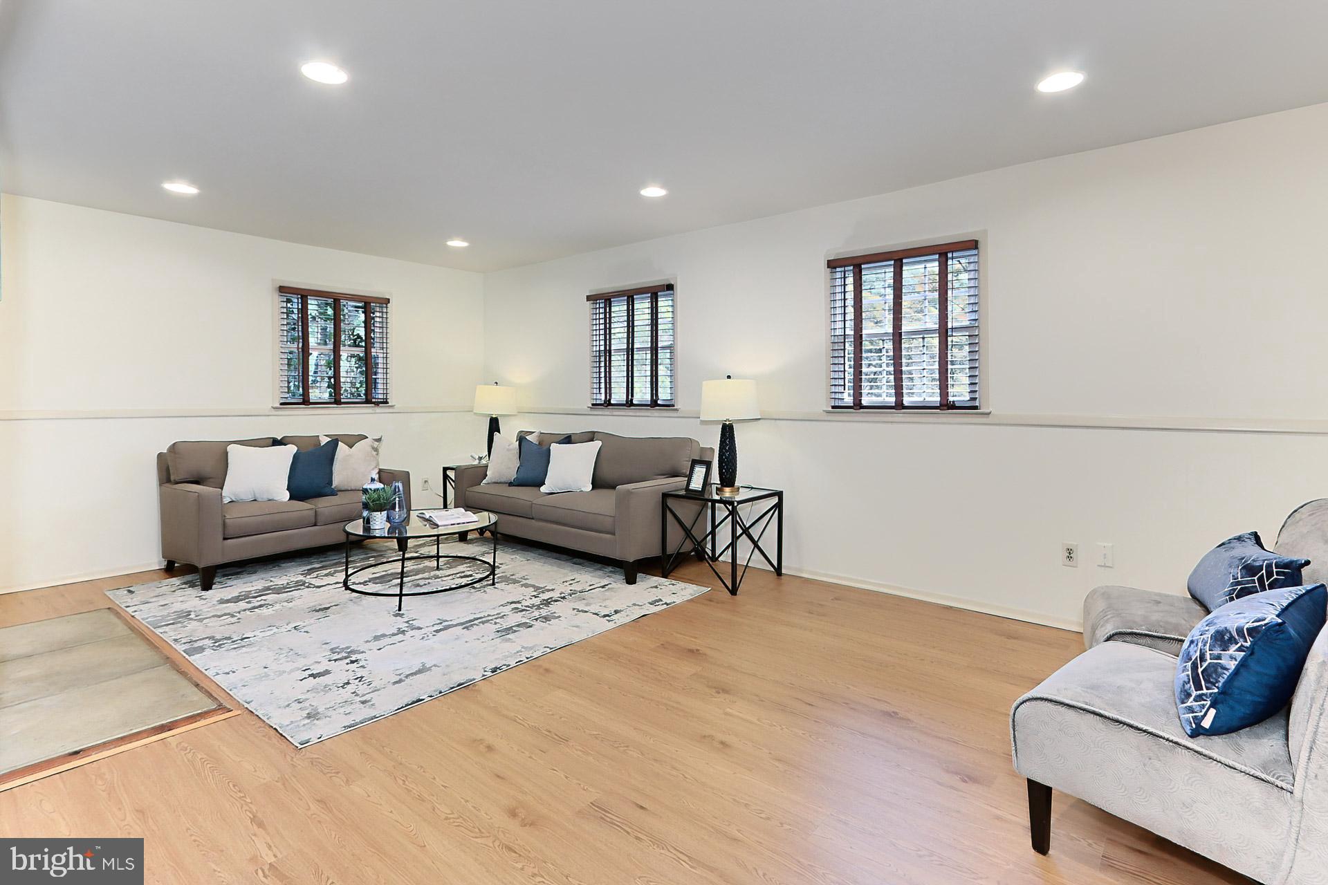 WEST SPRINGFIELD - Residential