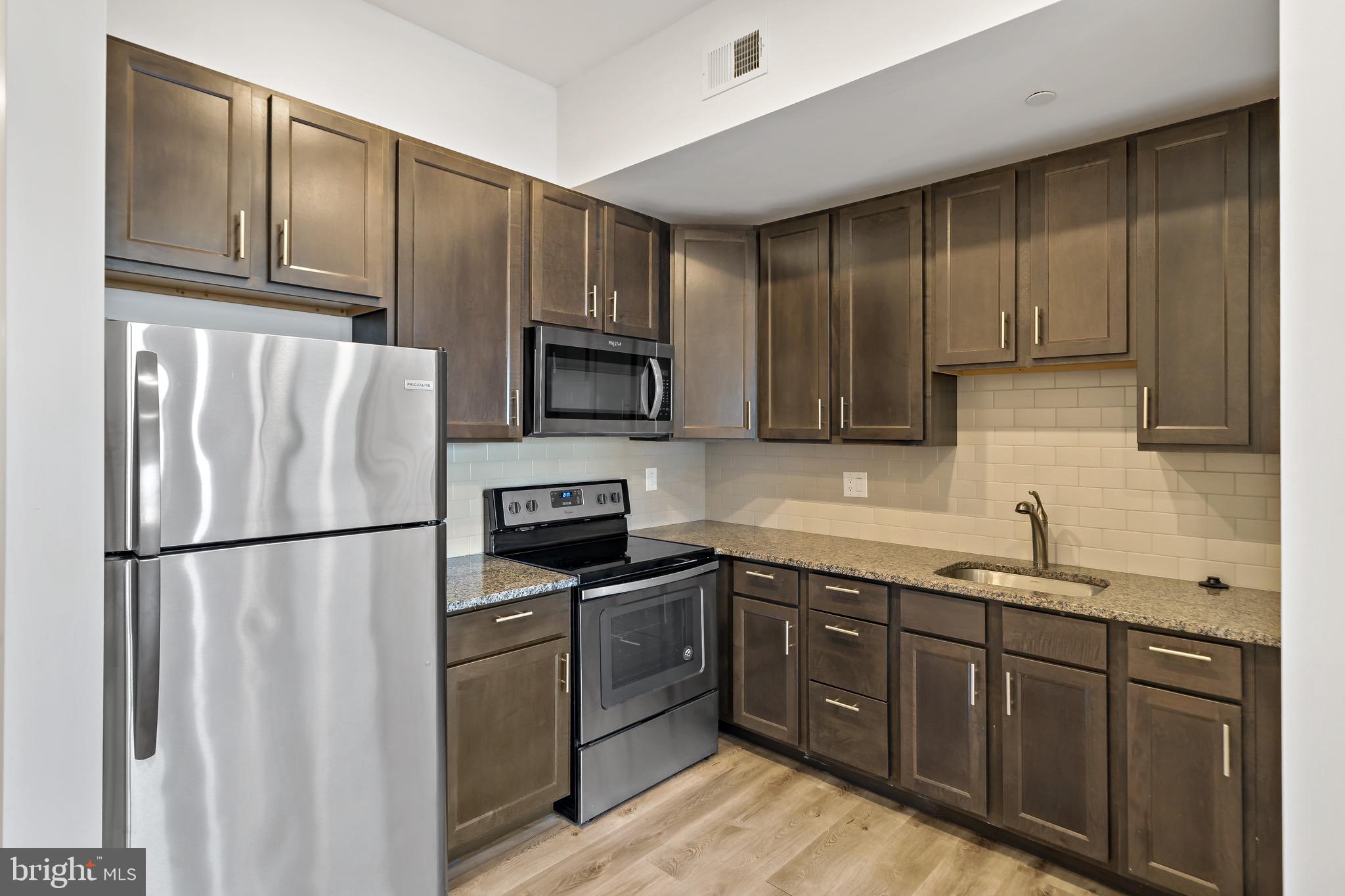 POINT BREEZE - Residential Income