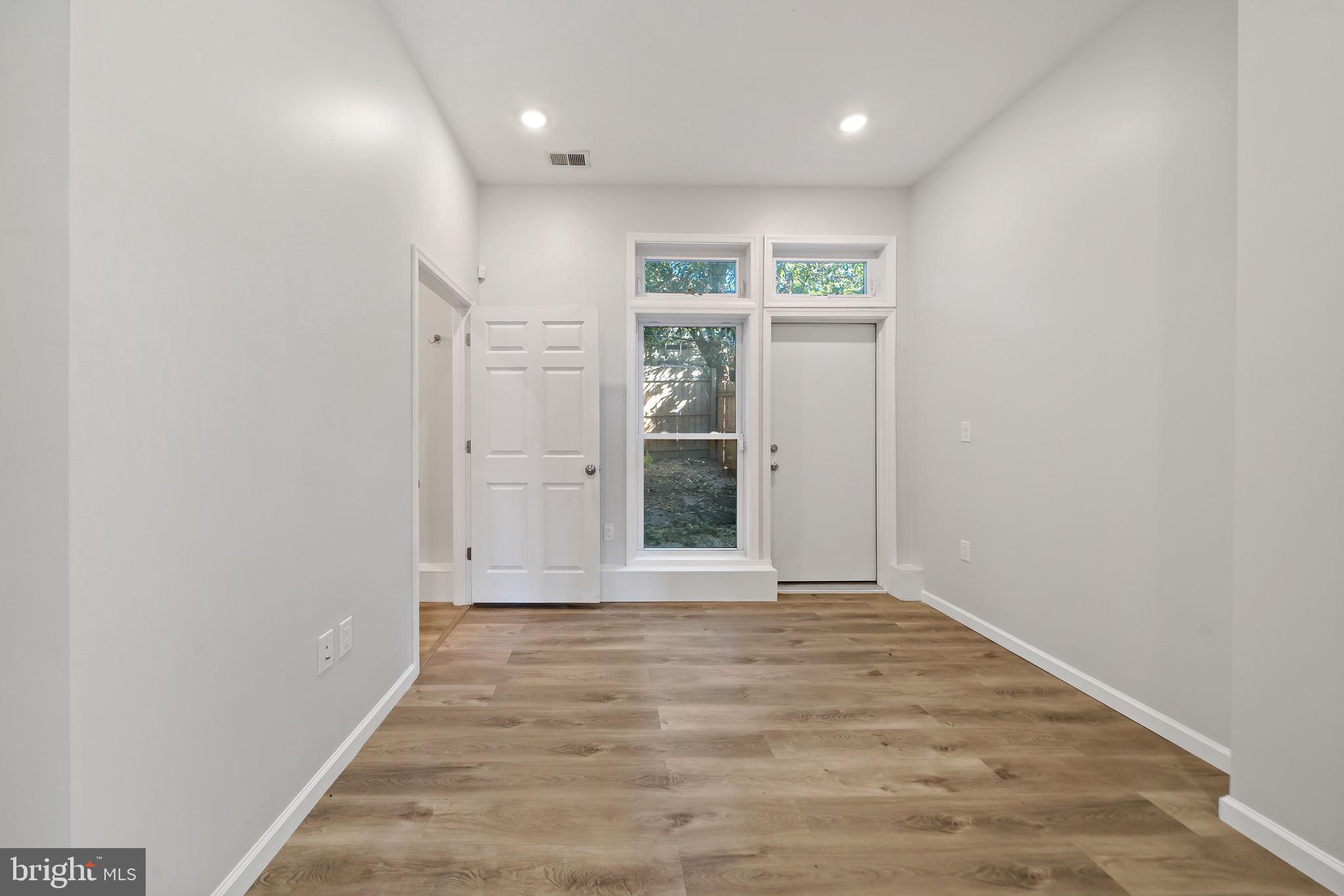 POINT BREEZE - Residential Income