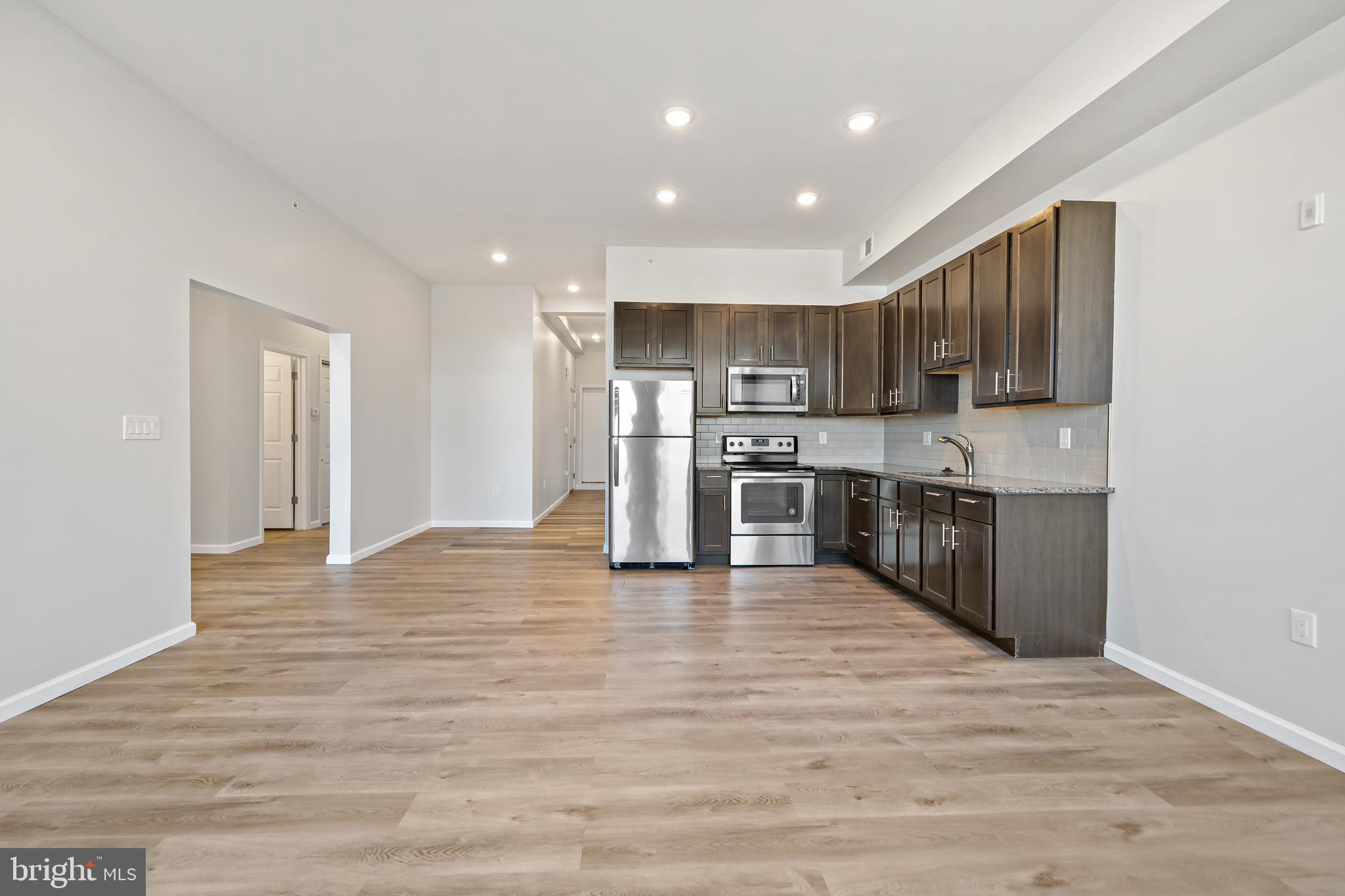 1625 POINT BREEZE AVENUE 27