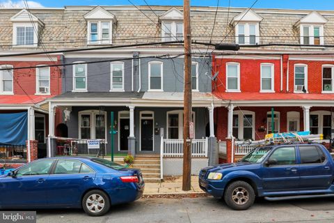 Photo of 112 Coral Street, LANCASTER, PA 17603 (MLS # PALA2086000)