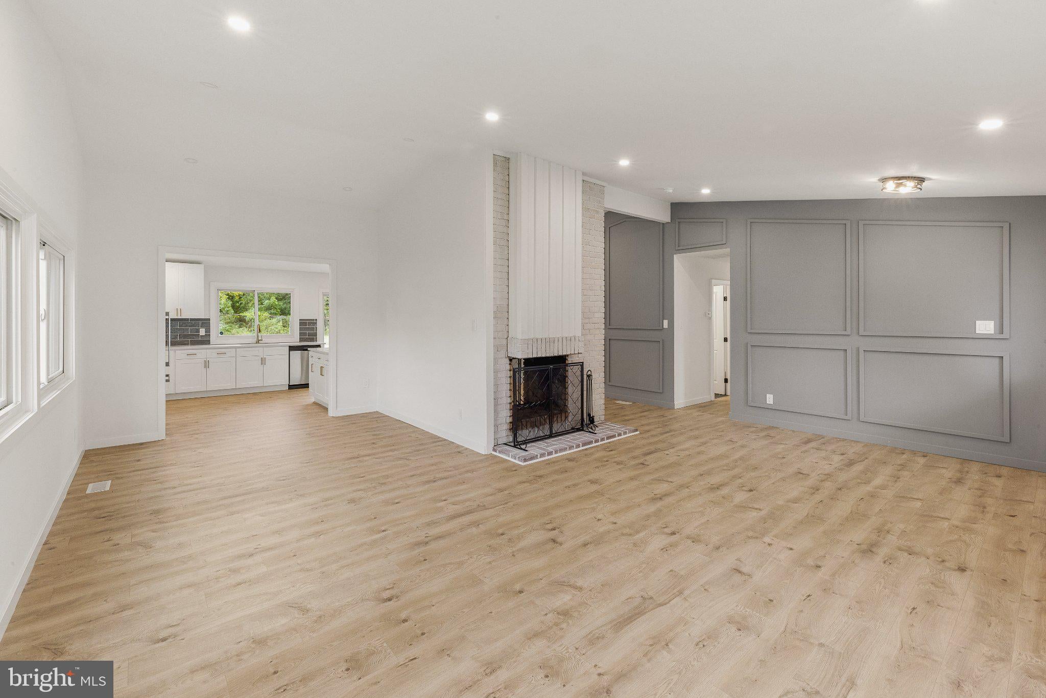 37 PINEWOOD LANE