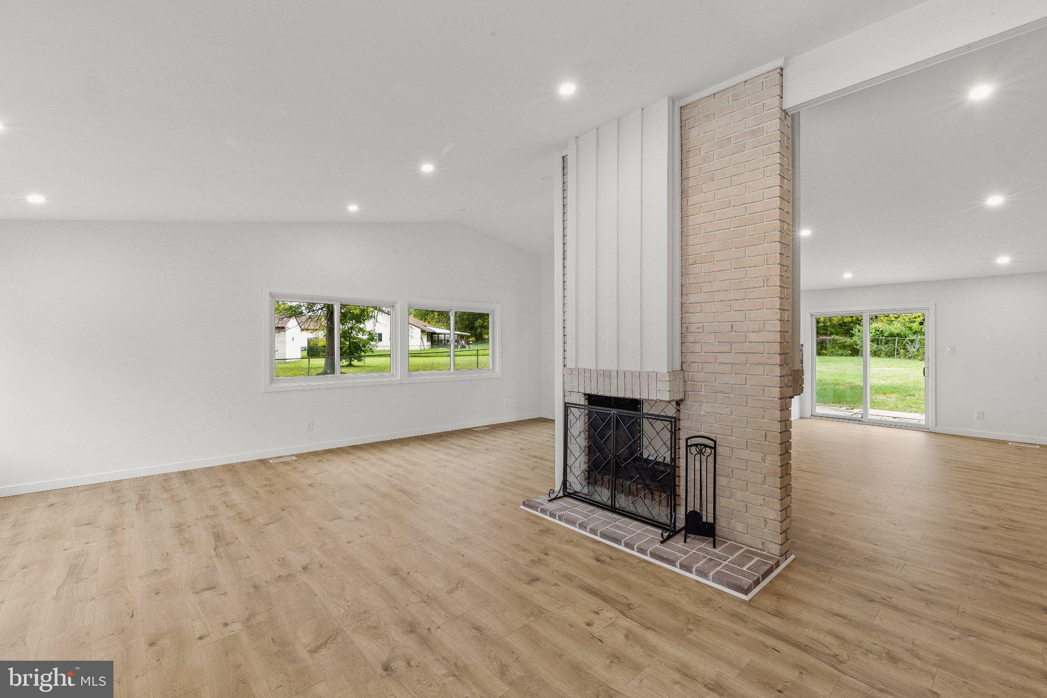 37 PINEWOOD LANE