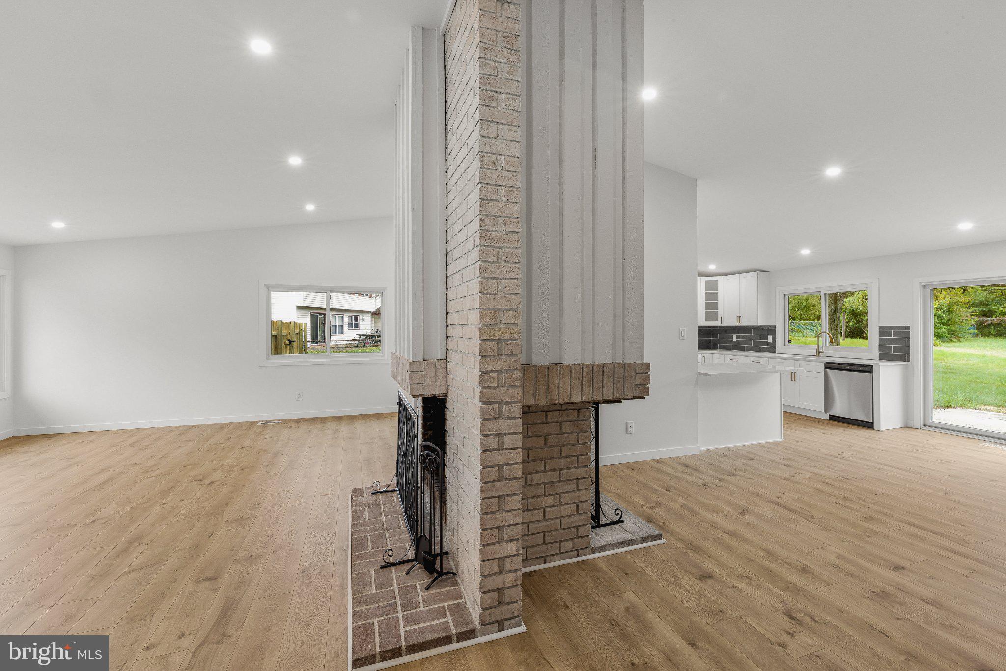 37 PINEWOOD LANE