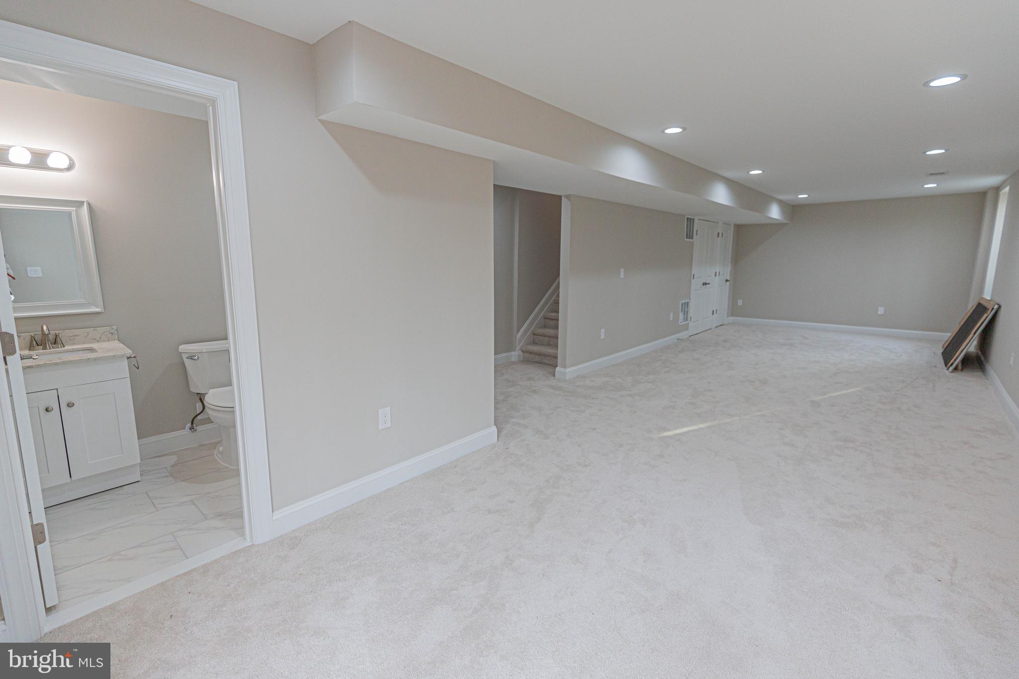 LAKE LAND OR - Residential