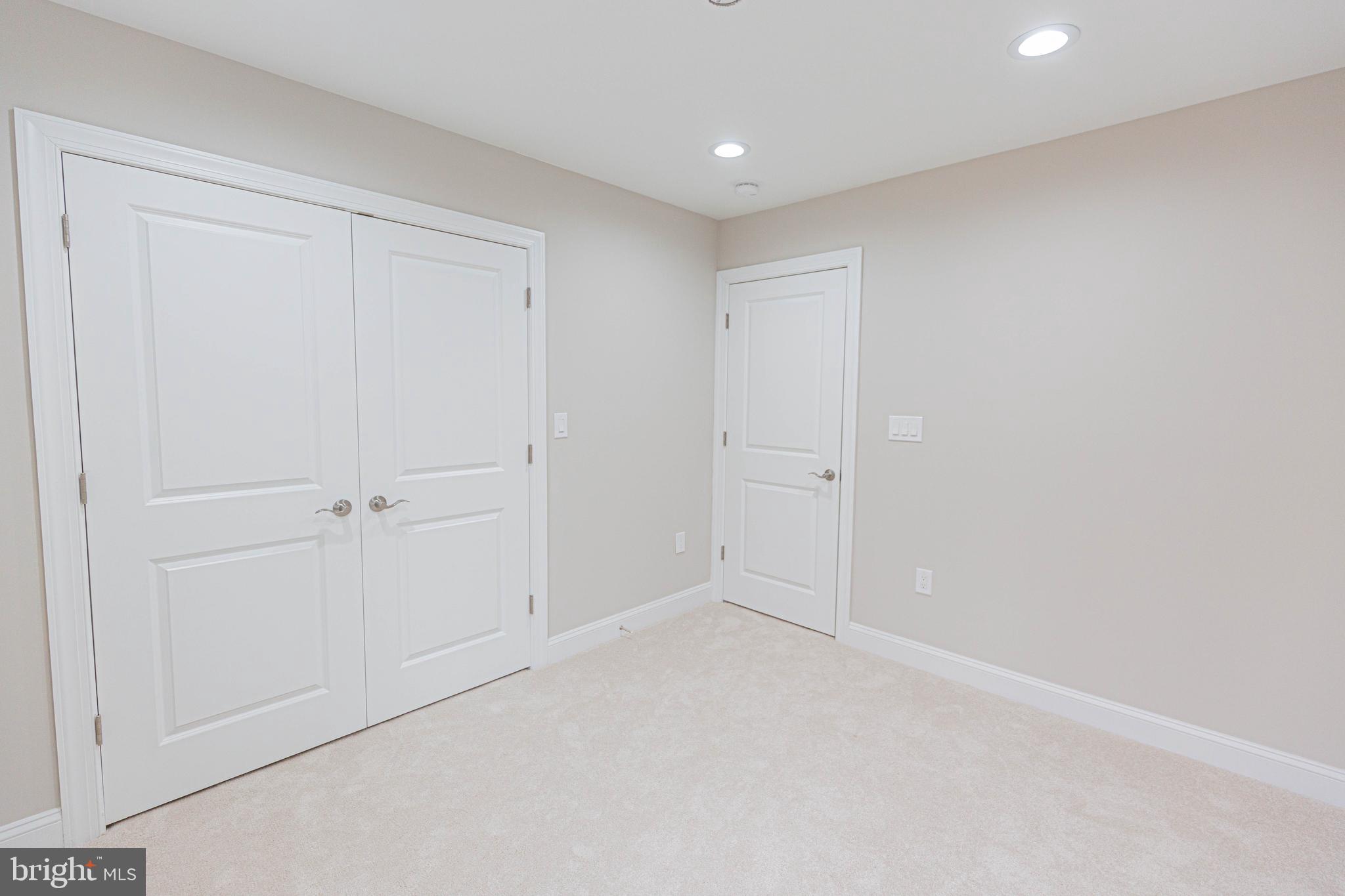 LAKE LAND OR - Residential