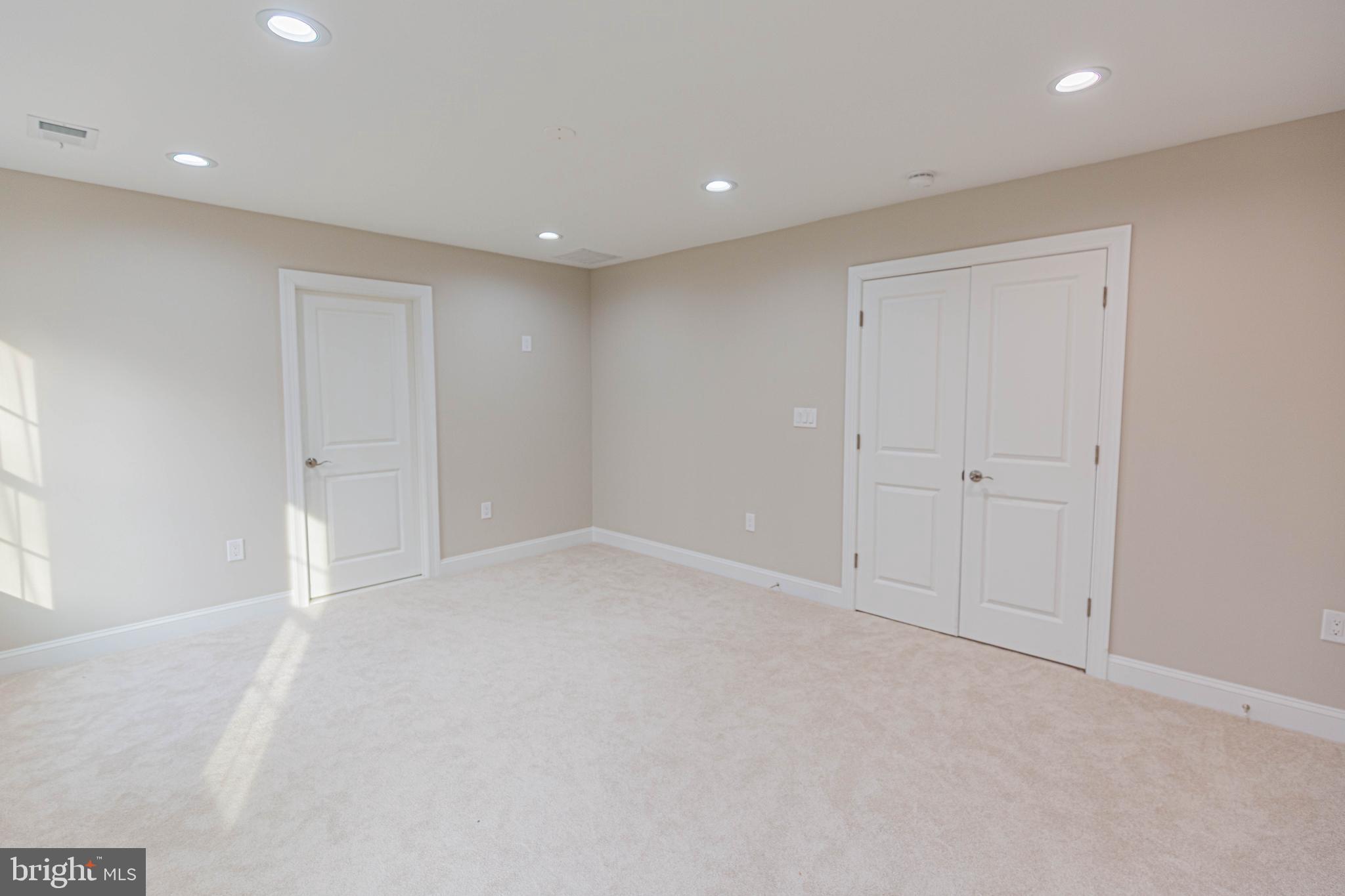 LAKE LAND OR - Residential