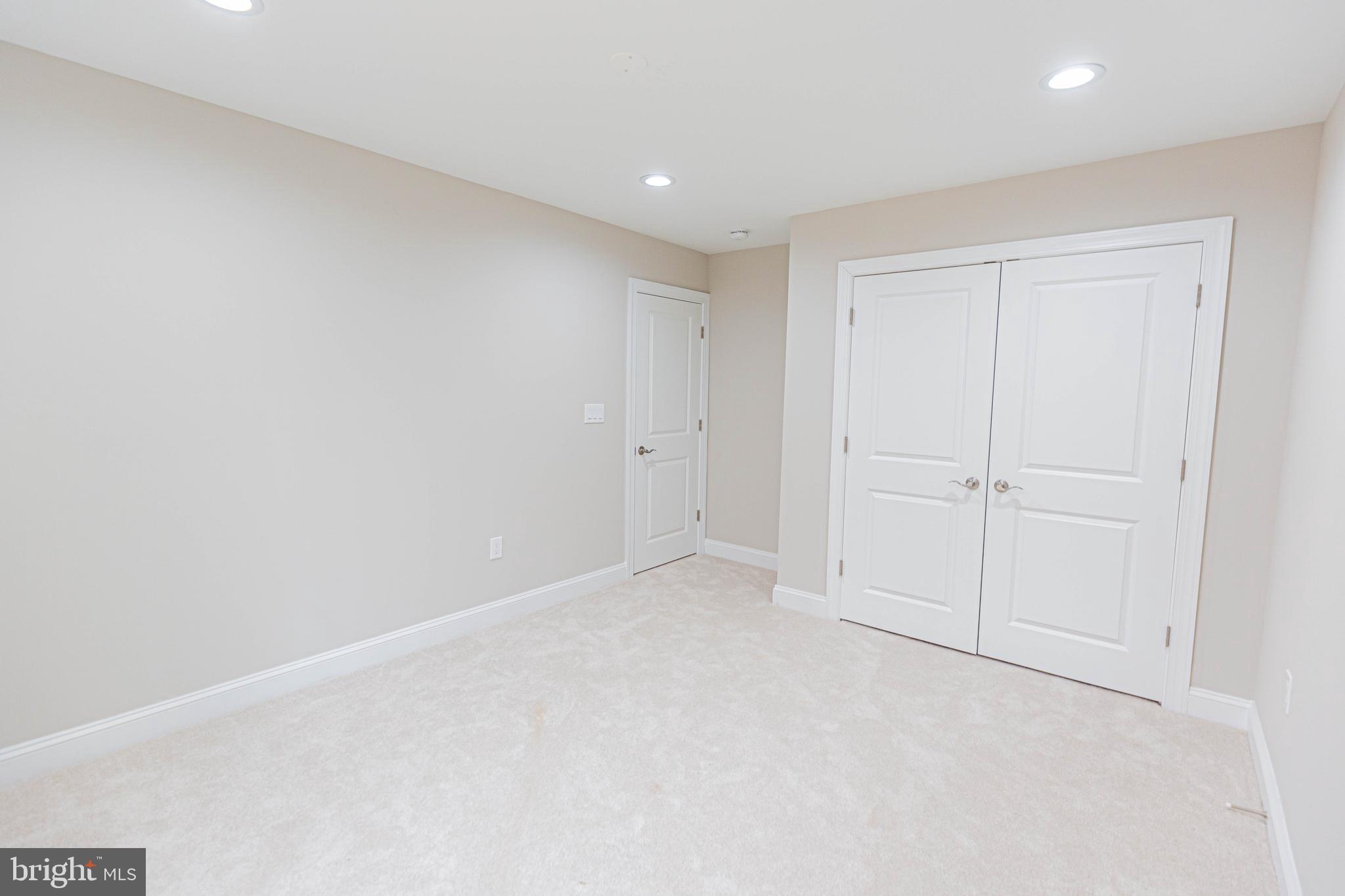 LAKE LAND OR - Residential